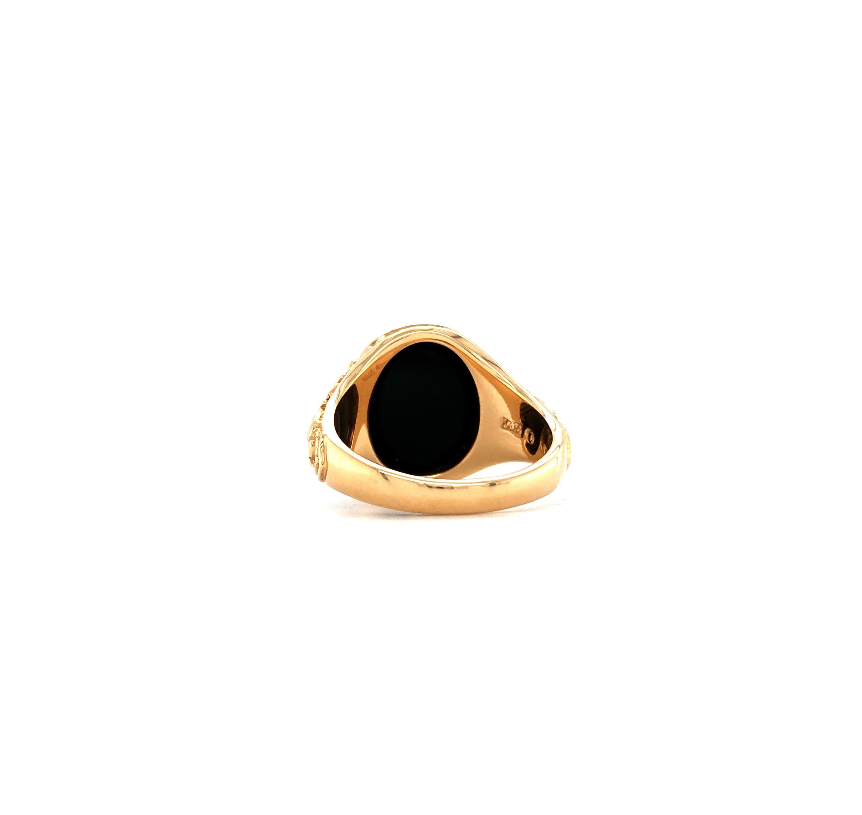 Oval Signet Ring, 18k Rose Gold, Stratified Onyx 14.5*11.0 mm with Engraving In New Condition For Sale In Pforzheim, DE