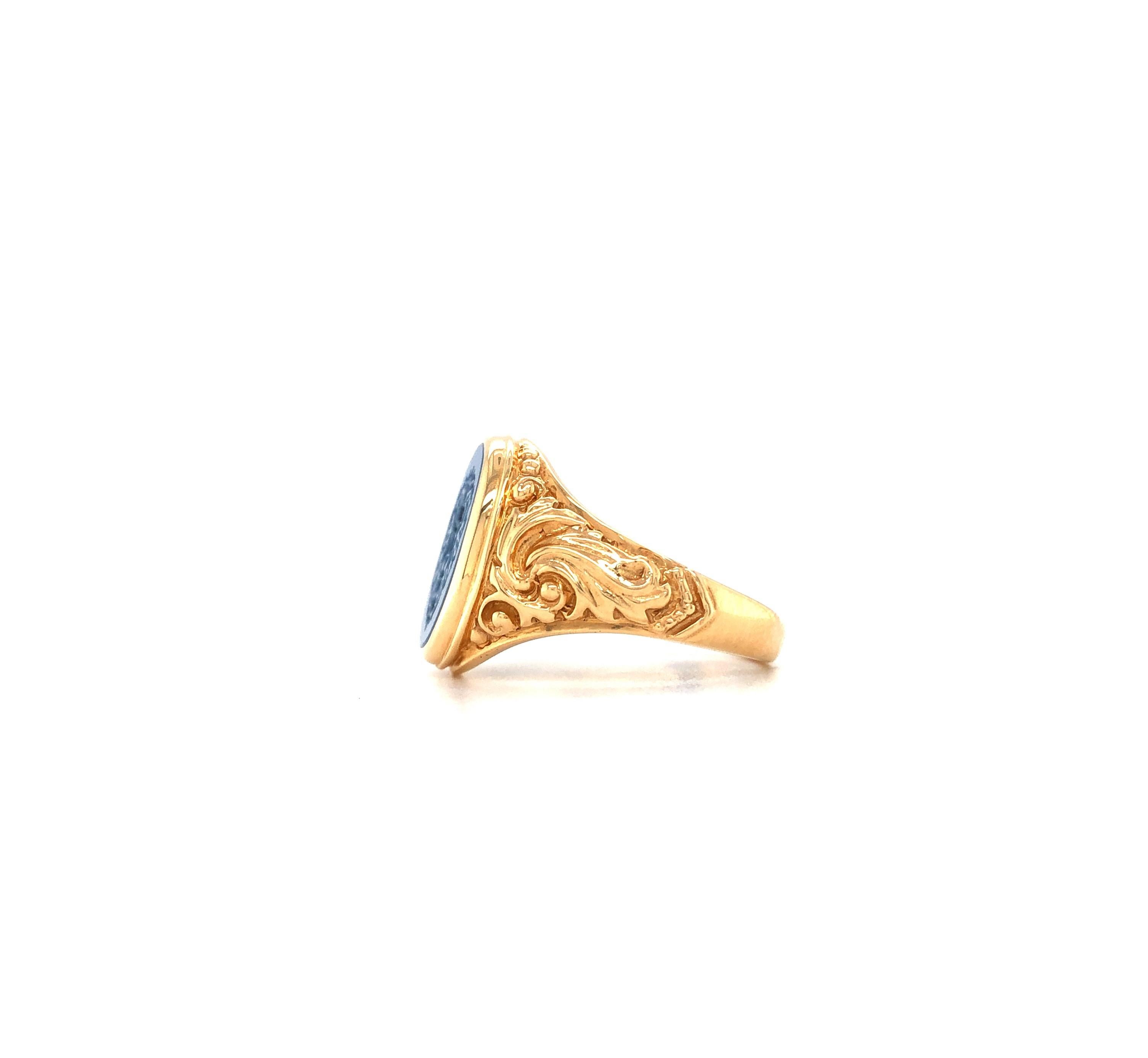 Oval Signet Ring, 18k Rose Gold, Stratified Onyx 14.5*11.0 mm with Engraving For Sale 1