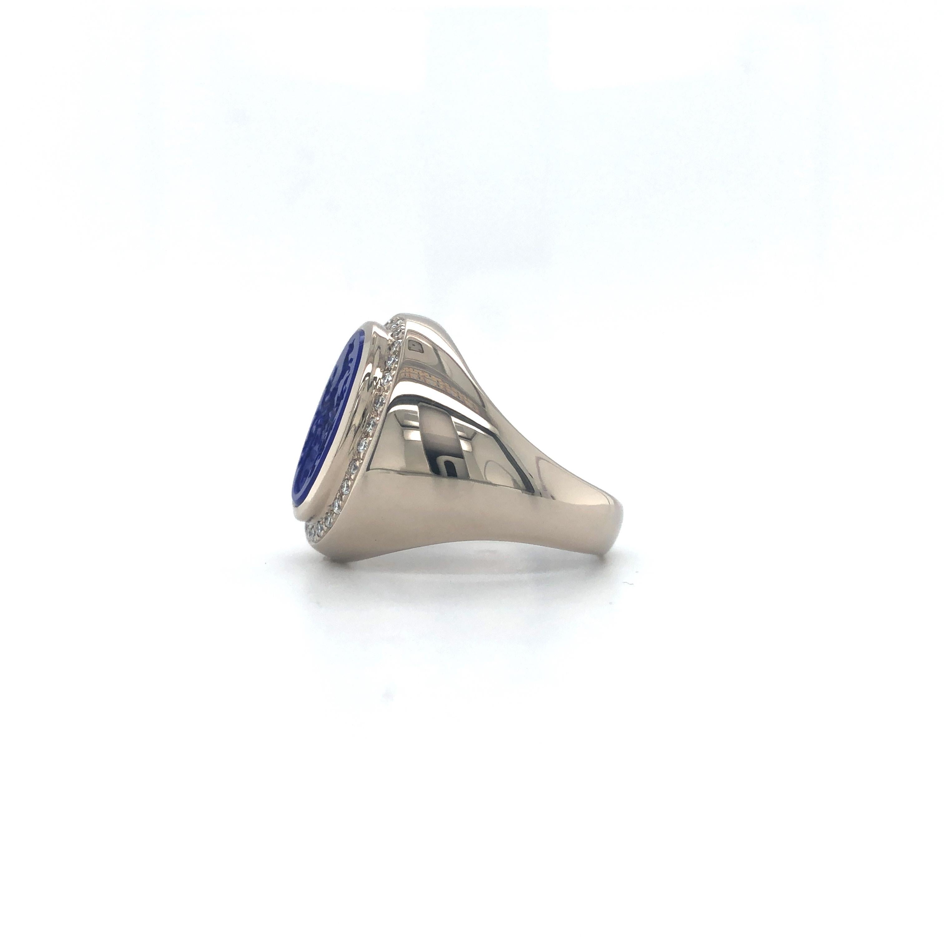Oval Signet Ring, 18k White Gold, 30 Diamonds H VS, Lapis Lazuli with Engraving In New Condition For Sale In Pforzheim, DE