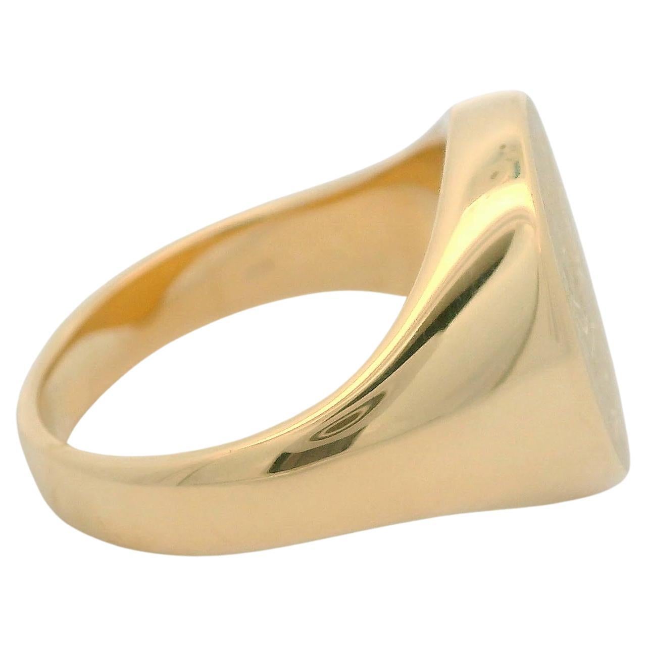 Victor Mayer Oval Signet Ring 18k Yellow Gold  approx. 15.0 x 12.0 mm with heraldic Engraving

About the creator Victor Mayer
Victor Mayer is internationally renowned for elegant timeless designs and unrivalled expertise in historic craftsmanship.