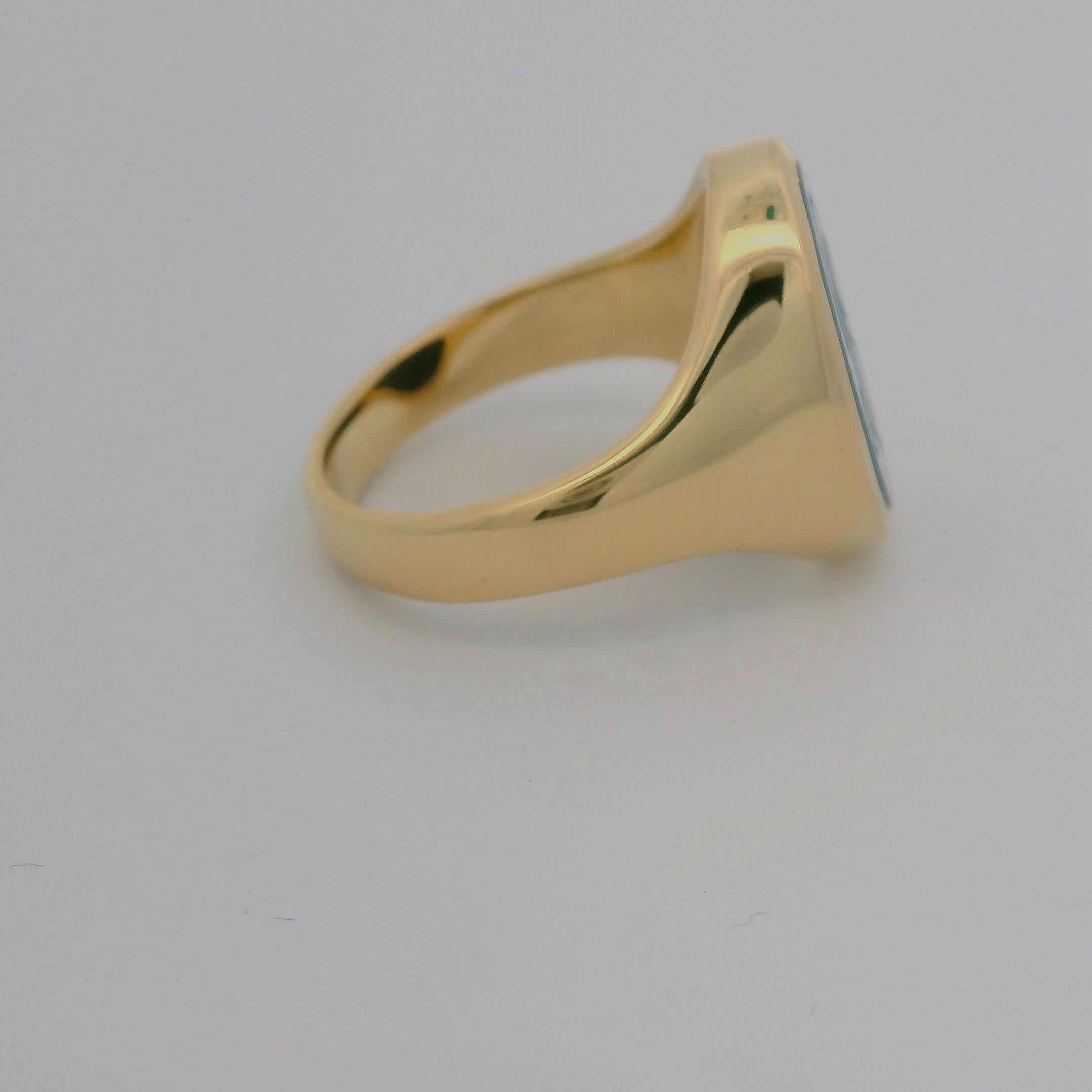 Contemporary Oval Signet Ring 18k Yellow Gold Niccolo 15.5 x 11.0 mm with Engraving For Sale