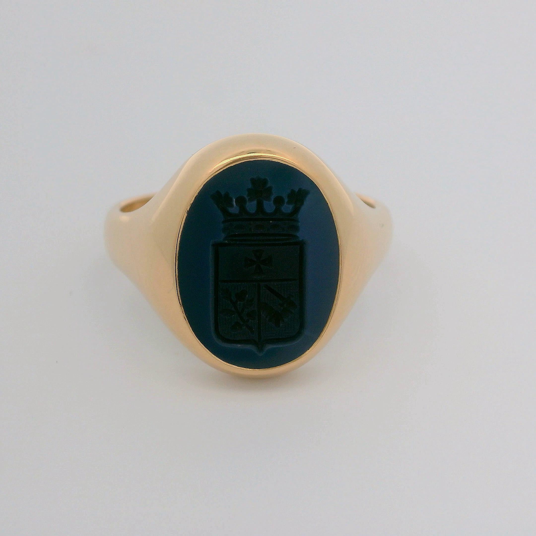 Oval Cut Oval Signet Ring, 18k Yellow Gold, Stratified Onyx 13.5 x 10.5 mm with Engraving For Sale