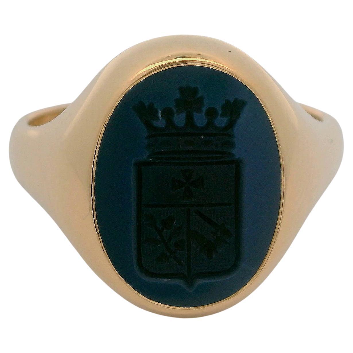 Anillo de sello ovalado, oro amarillo 18k, ónice estratificado 13,5 x 10,5 mm con grabado