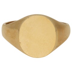 Oval Signet Ring in Solid 9 Karat Yellow Gold