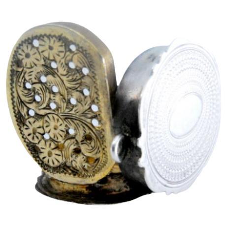 Oval silver-gold vinaigrette box with engraving, Edward VII period