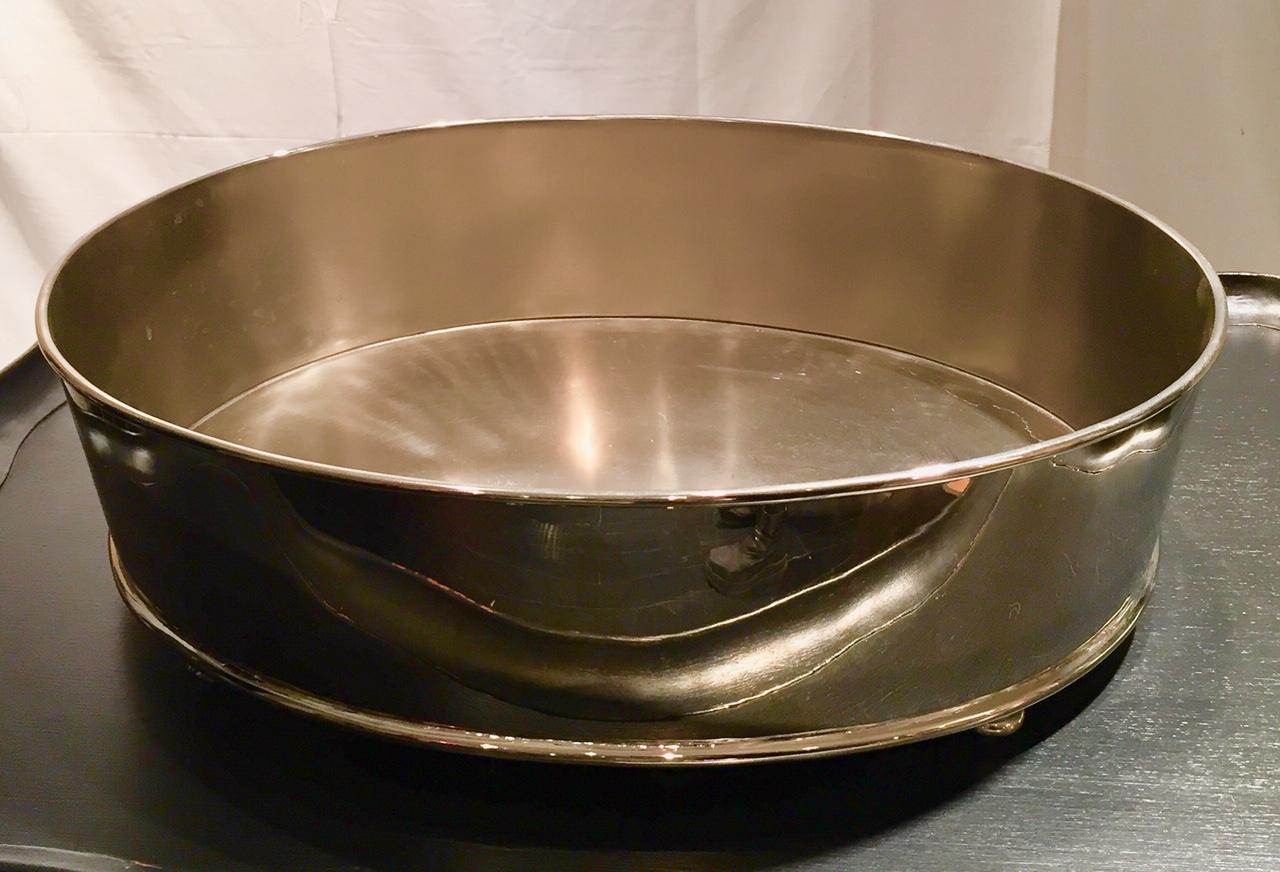 Oval silver tray
Beautiful deep model, perfect as a centerpiece or planter.
Dimensions 21 in. L x 16.5 in. W x 6 in. H.