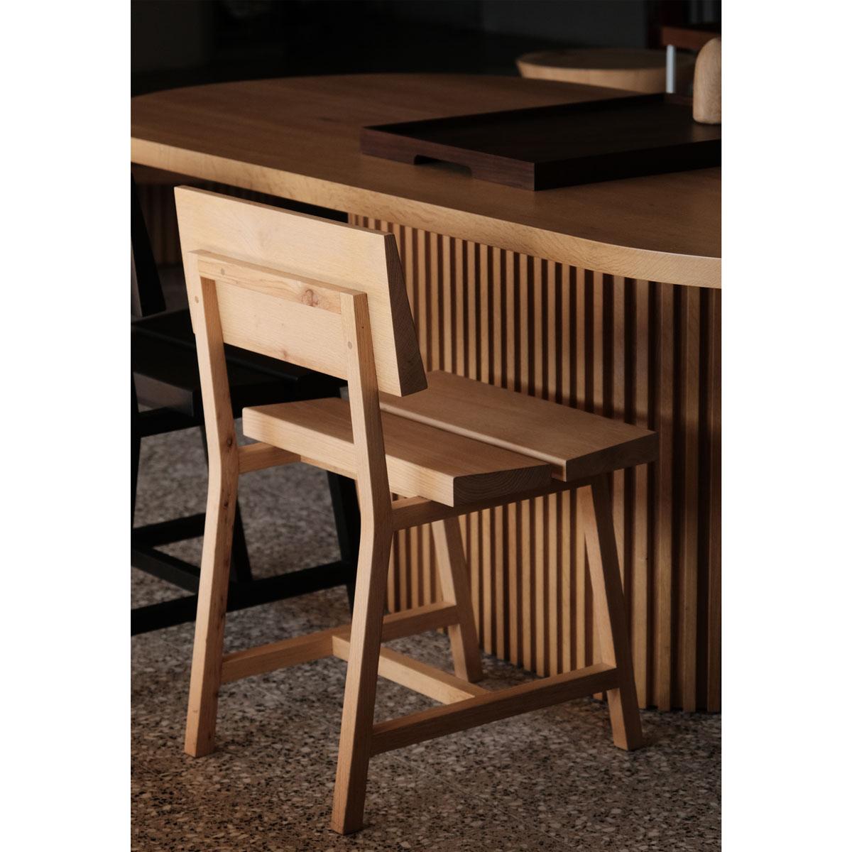 Ovaler Tisch aus Eiche massiv - DOCIA (Handgefertigt) im Angebot