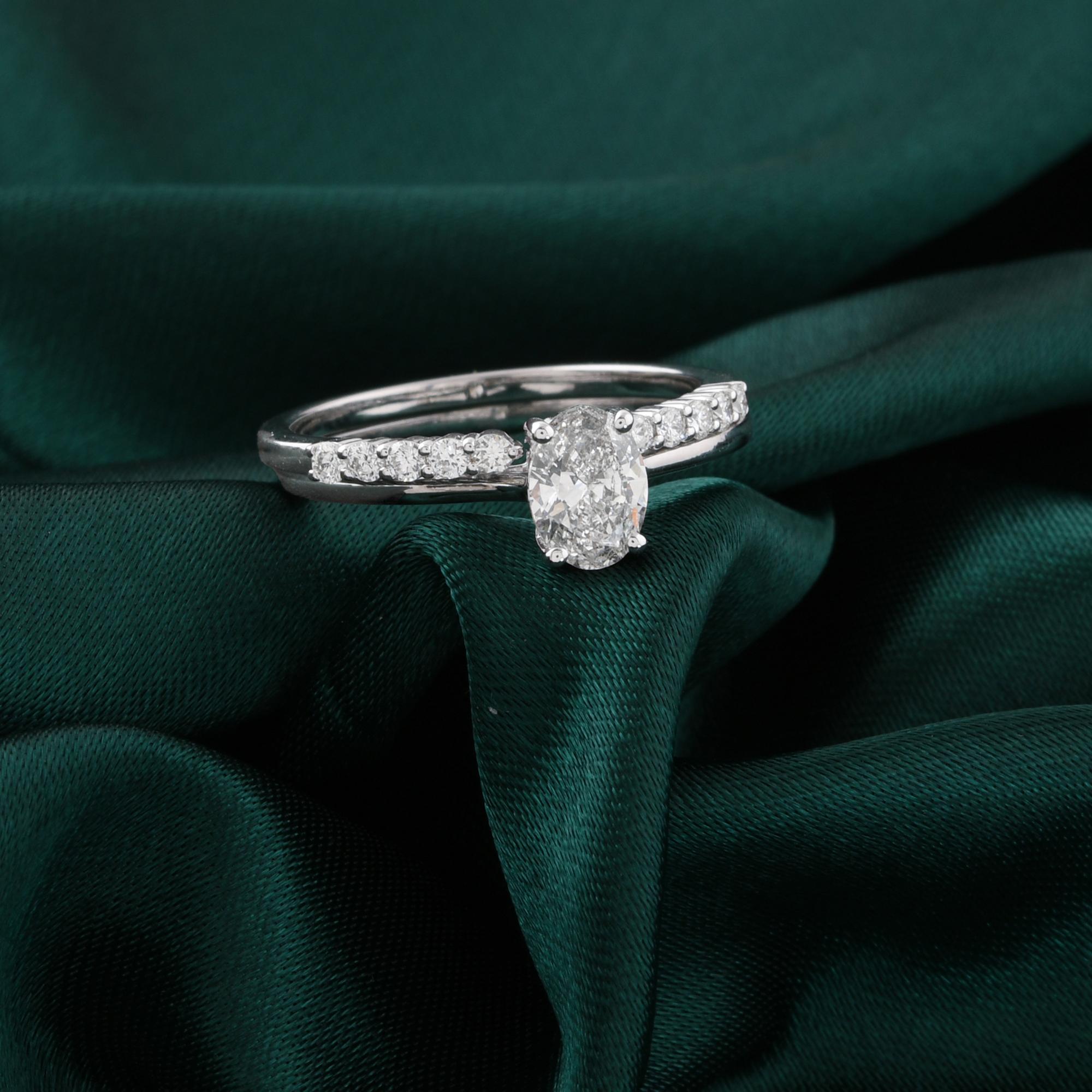 En vente :  Bague de fiançailles empilable en or blanc 18K avec solitaire ovale et diamant naturel 3