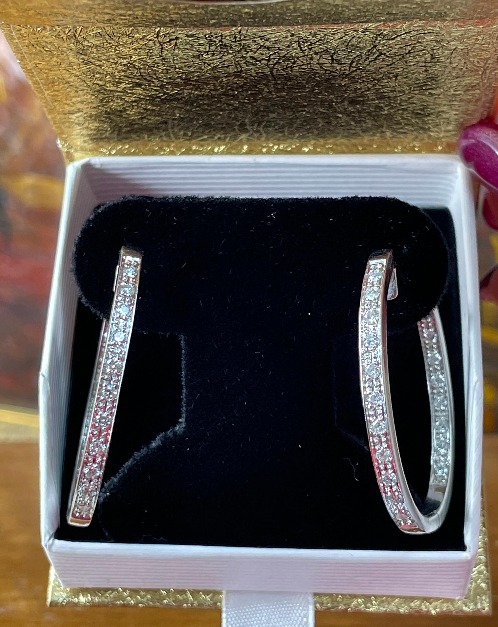 Ovale Sonia B Bitton 1,1 Karat Diamant Inside Out 14k Weißgold Creolen Nachlass-Ohrringe im Angebot 4