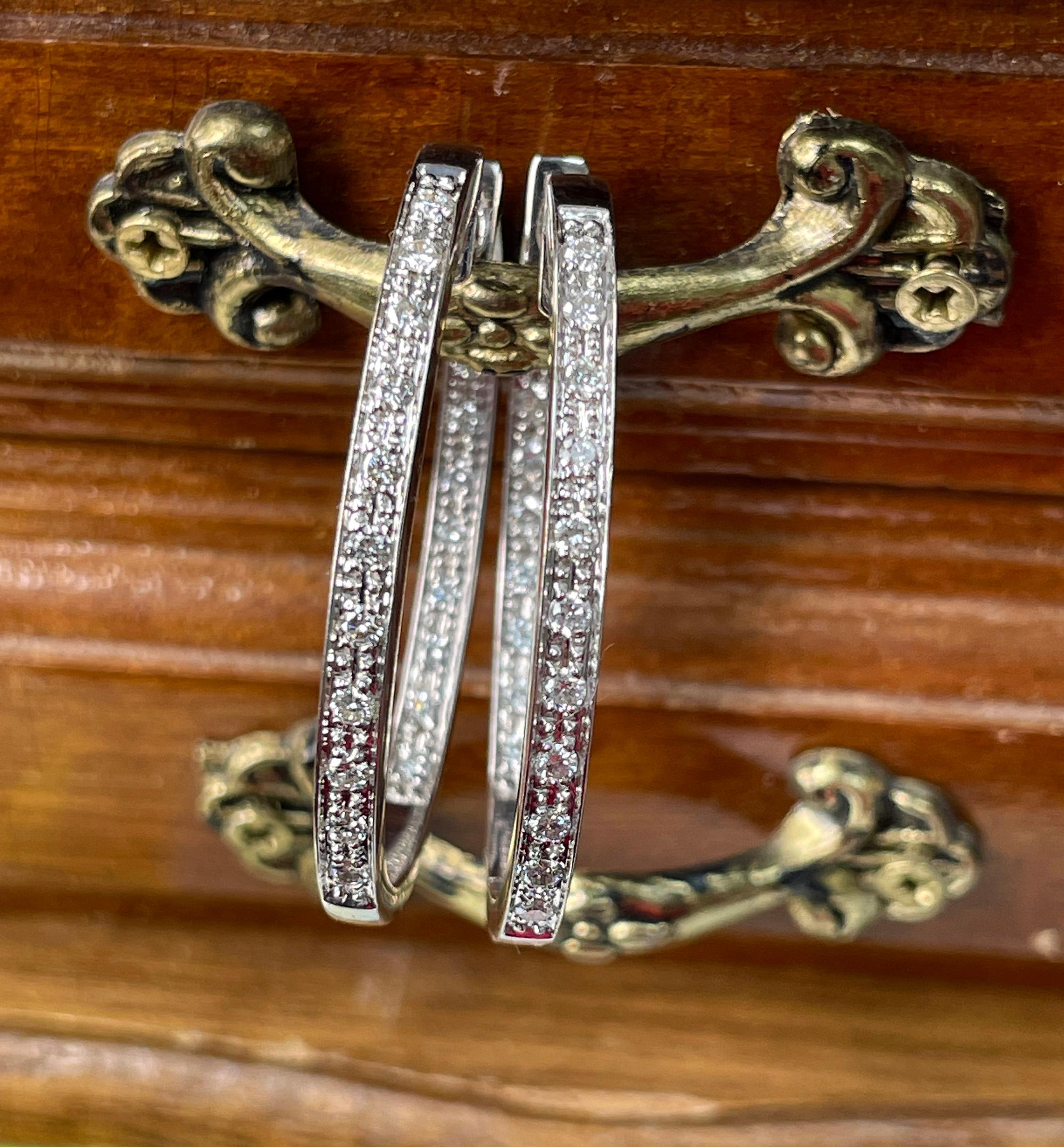 Ovale Sonia B Bitton 1,1 Karat Diamant Inside Out 14k Weißgold Creolen Nachlass-Ohrringe im Angebot 14