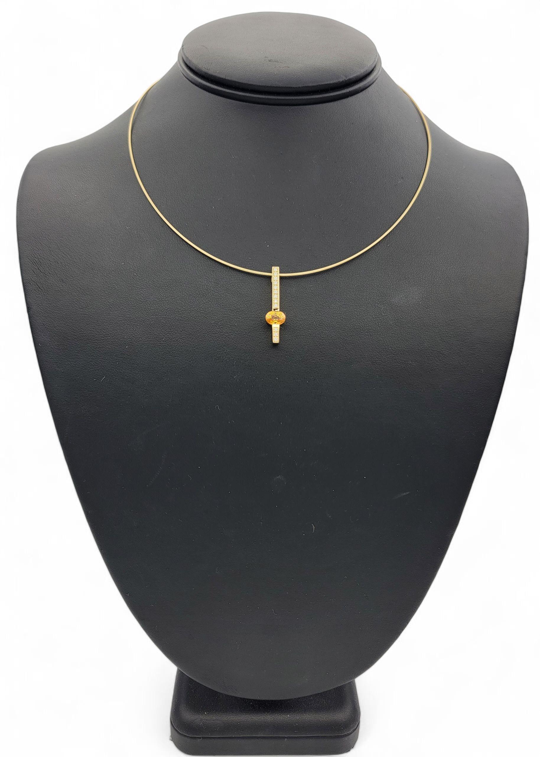 Collana con ciondolo a barretta con granato ovale e diamante in oro giallo 14 carati in vendita 3