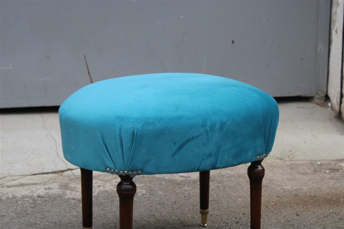 Oval Stool in Blue Velvet with Walnut and Brass Mid-century italian design 1950s In Good Condition For Sale In Palermo, Sicily
