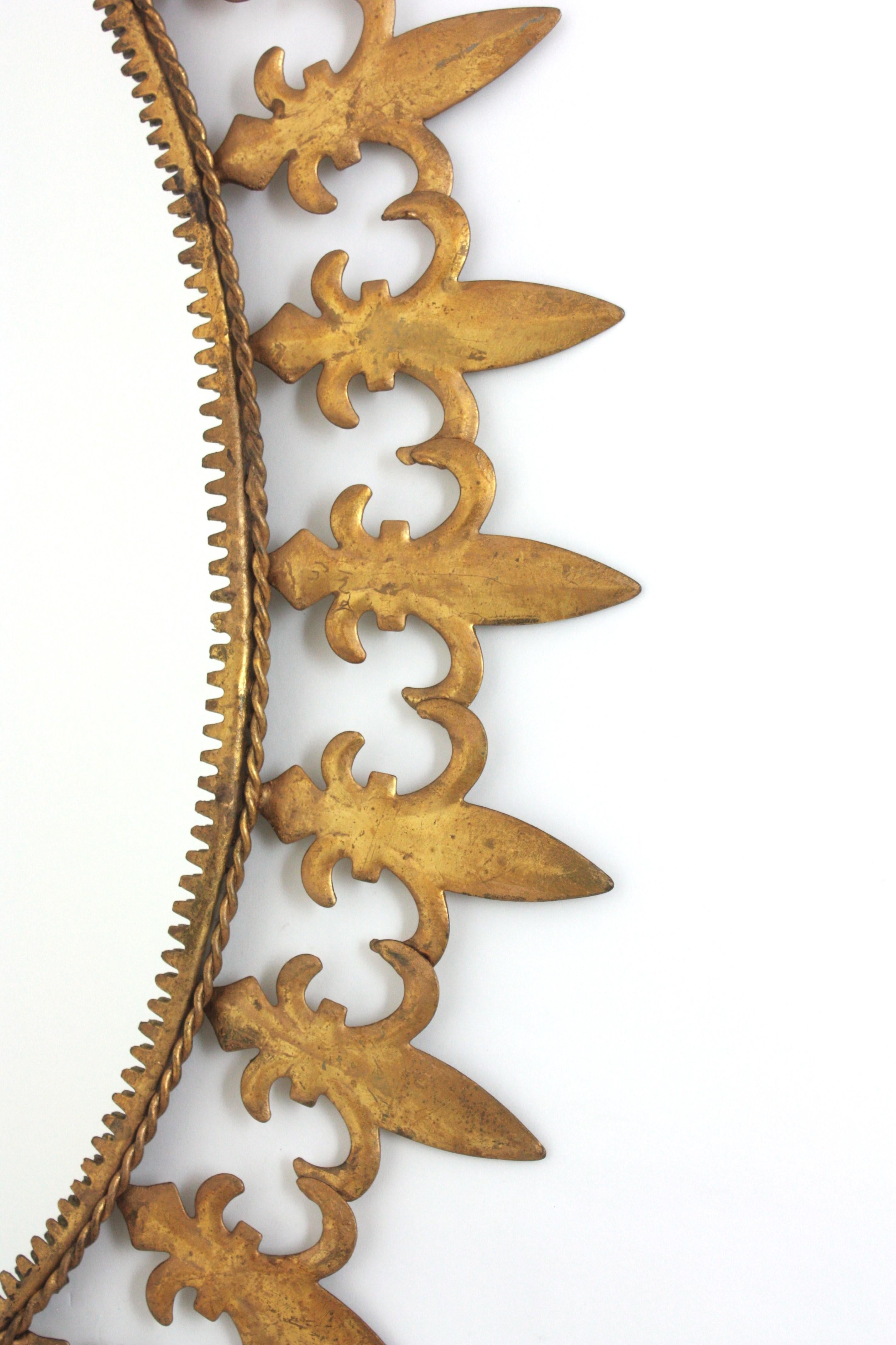 Miroir ovale en fer doré, cadre Fleur de Lys, Espagne, années 1950 en vente 4
