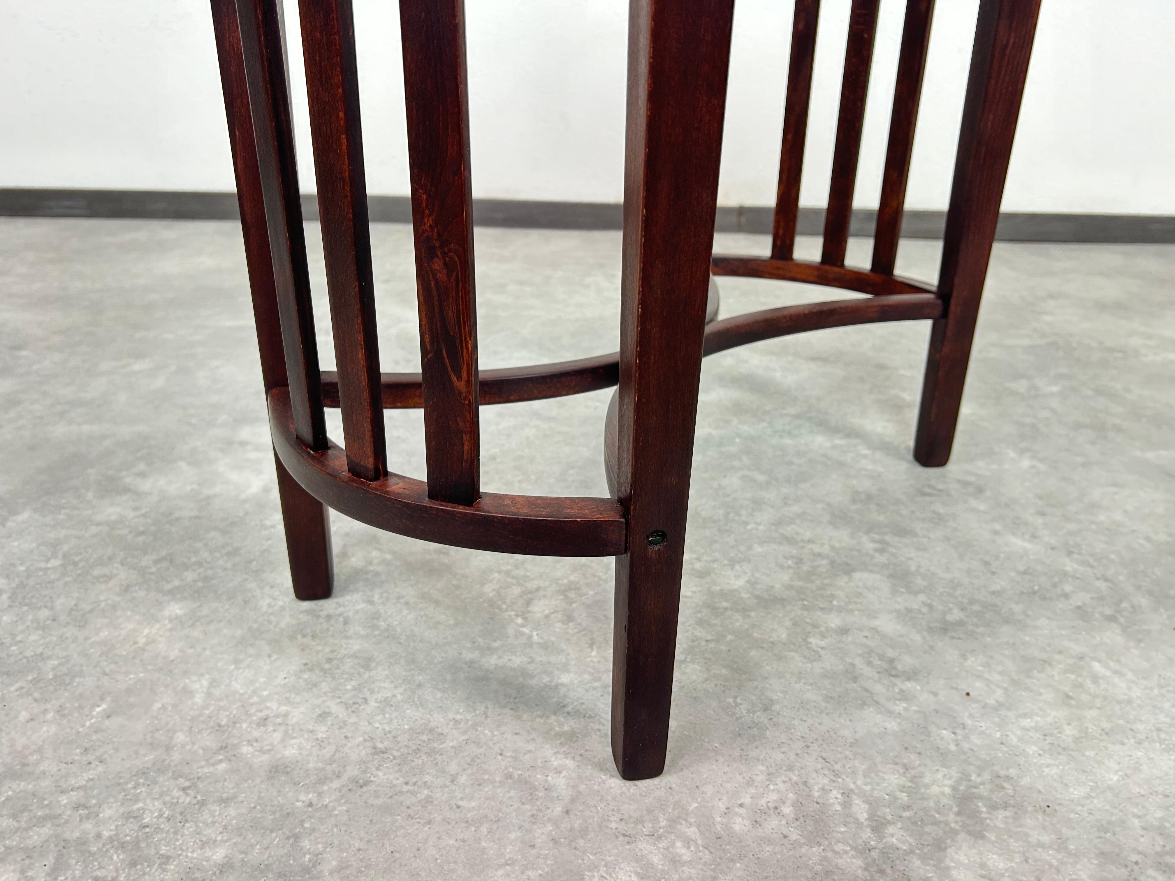 Vienna Secession Oval table by arch. Marcel Kammerer for Thonet For Sale