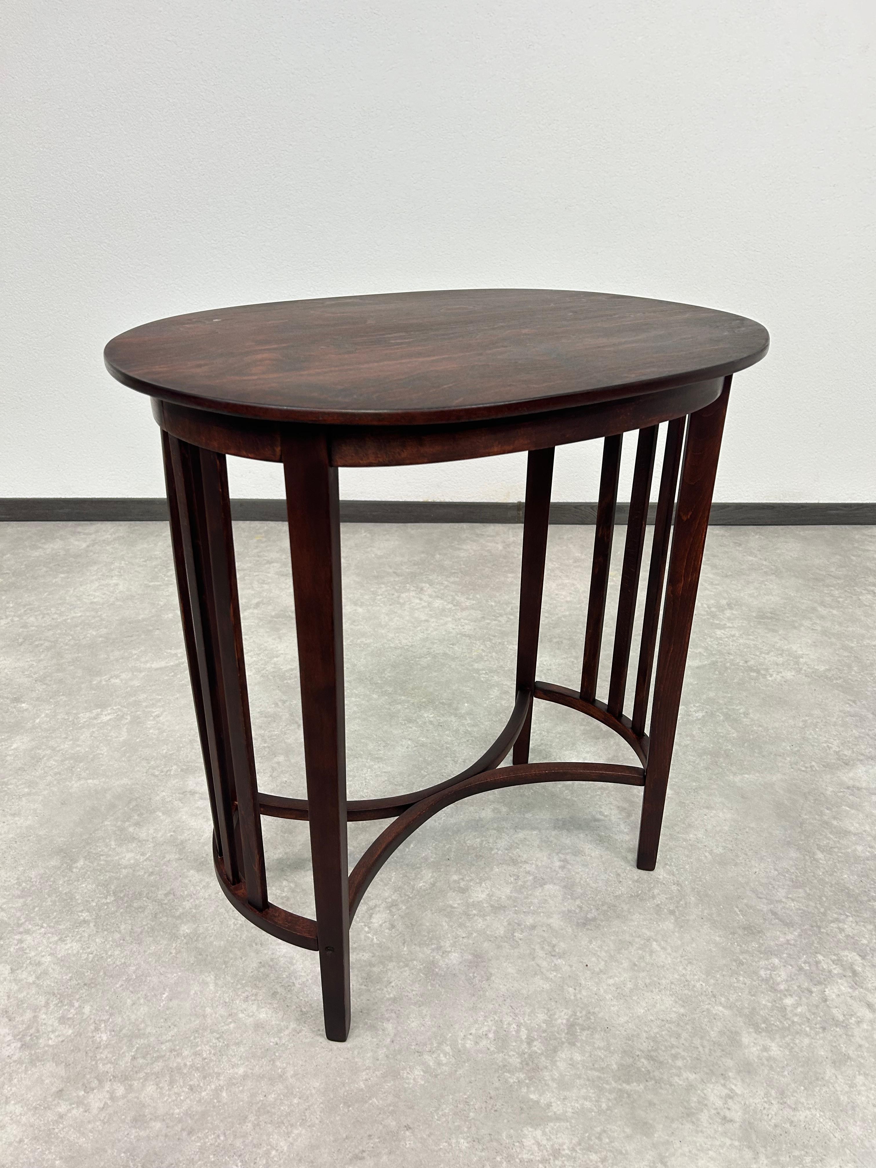 Oval table by arch. Marcel Kammerer for Thonet In Excellent Condition For Sale In Banská Štiavnica, SK
