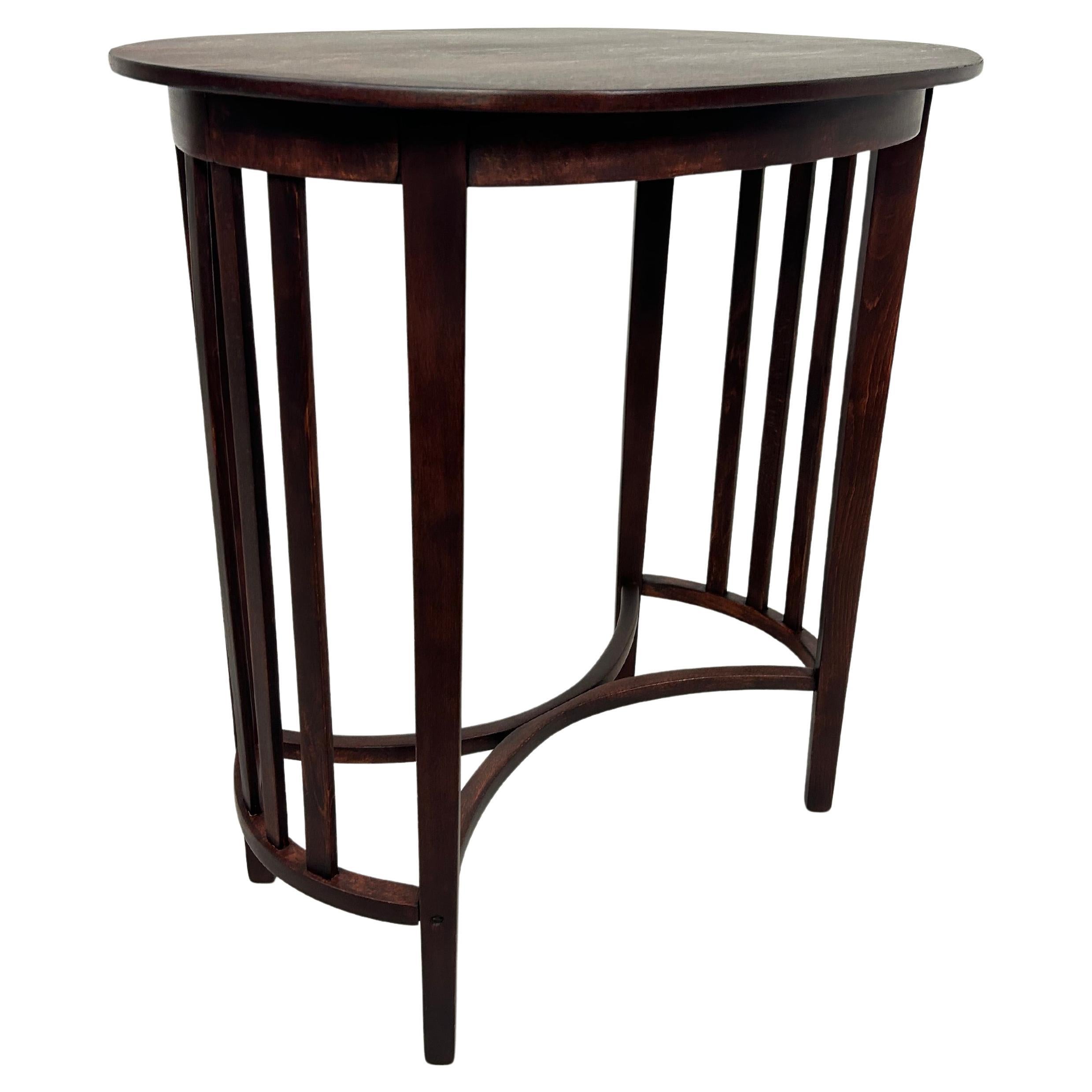 Ovaler Tisch von arch. Marcel Kammerer für Thonet
