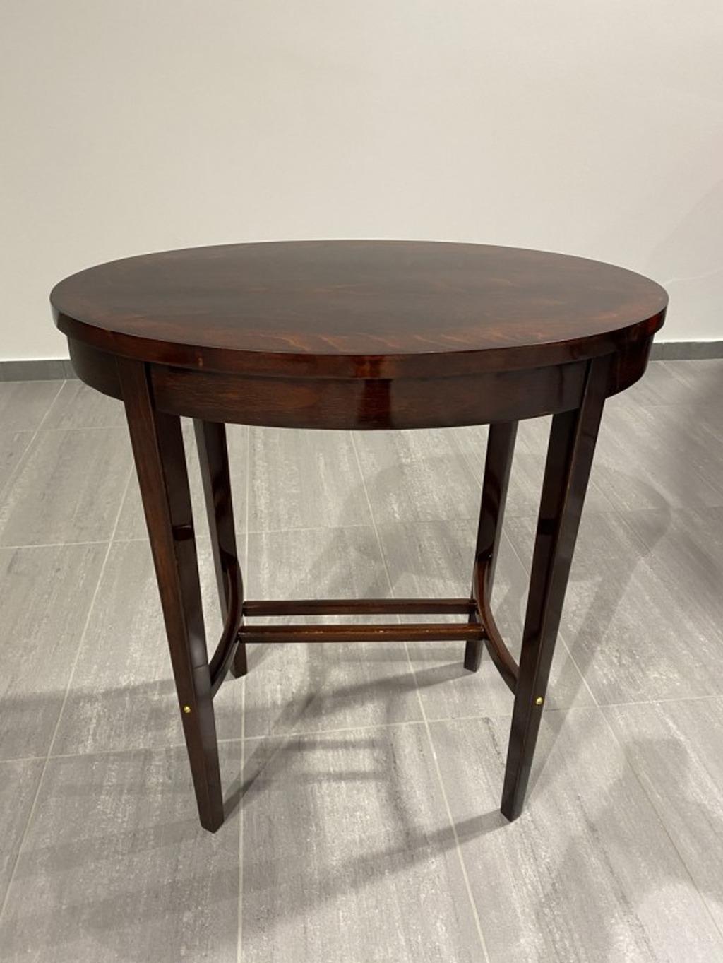 Oval Table by Josef Hoffmann for Wiener Werkstätte In Excellent Condition For Sale In Banská Štiavnica, SK