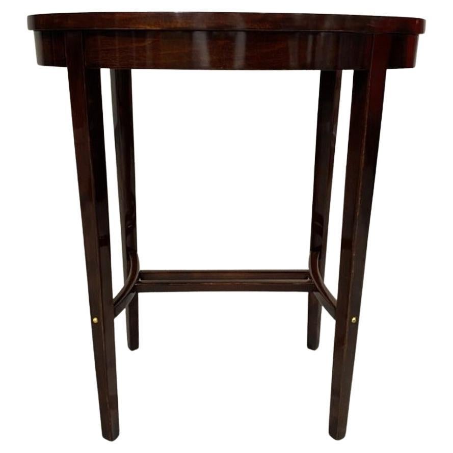 Tavolo ovale di Josef Hoffmann per Wiener Werkstätte