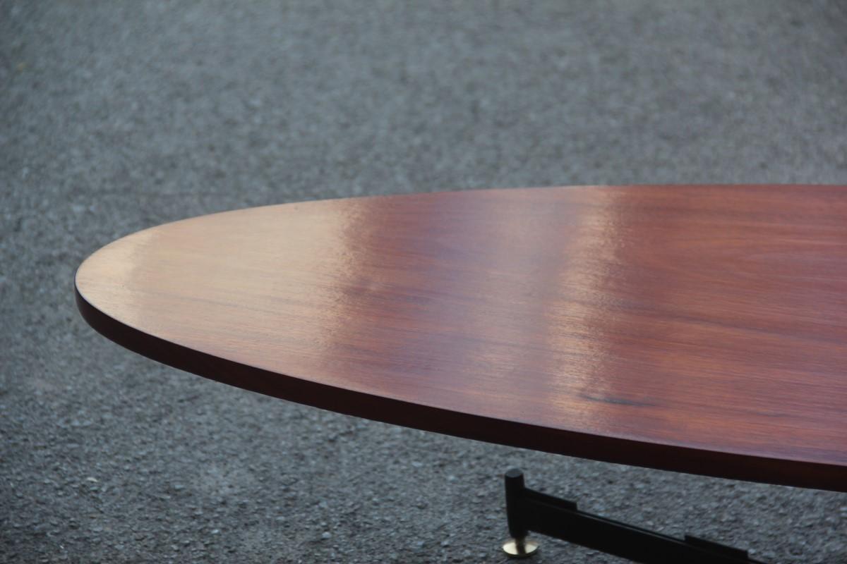 Oval Table Coffee Iron Wood Top Brass Feet Mid-Century Modern 1950 Mahogany In Good Condition For Sale In Palermo, Sicily