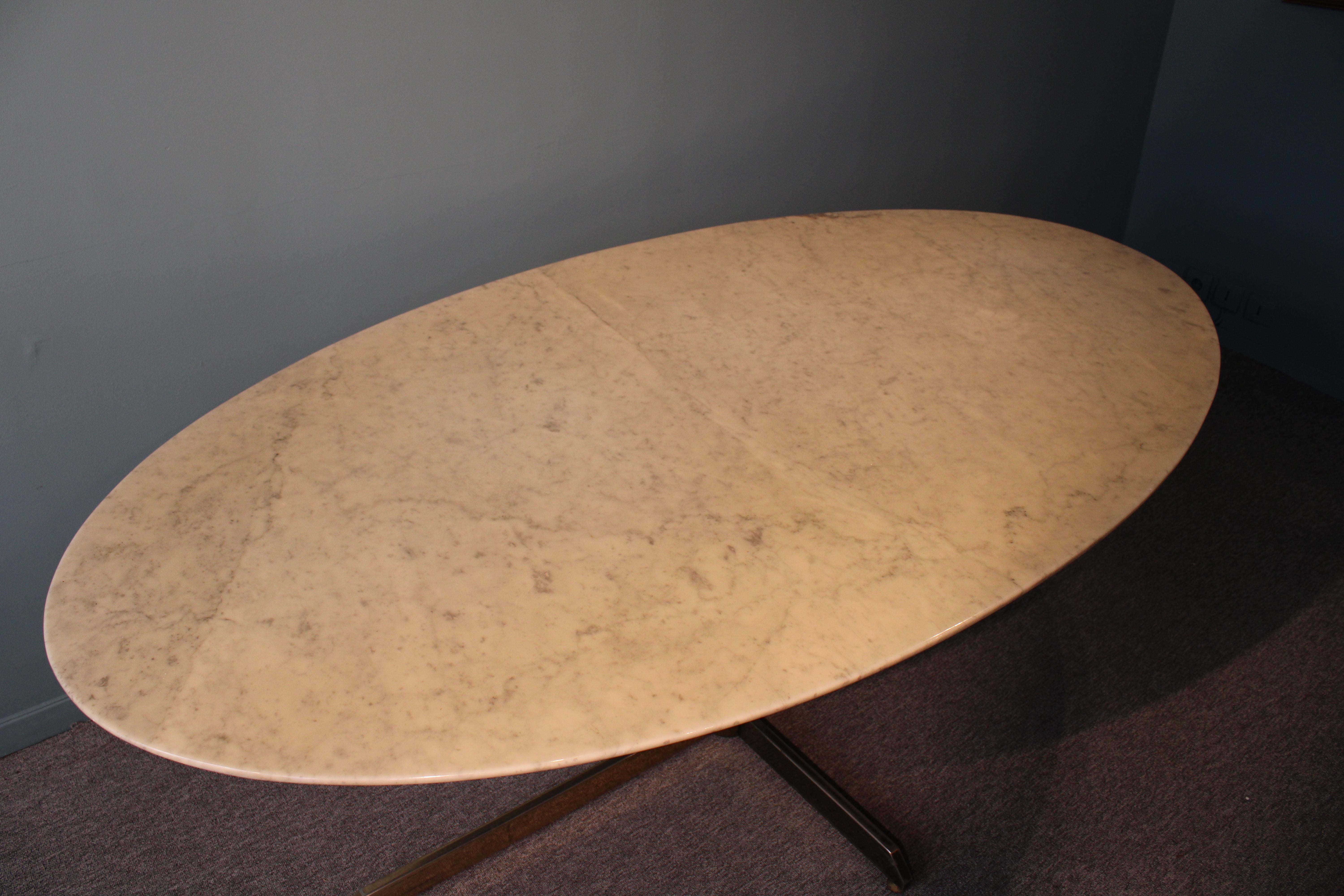 Oval Table in Carrara Marble 1