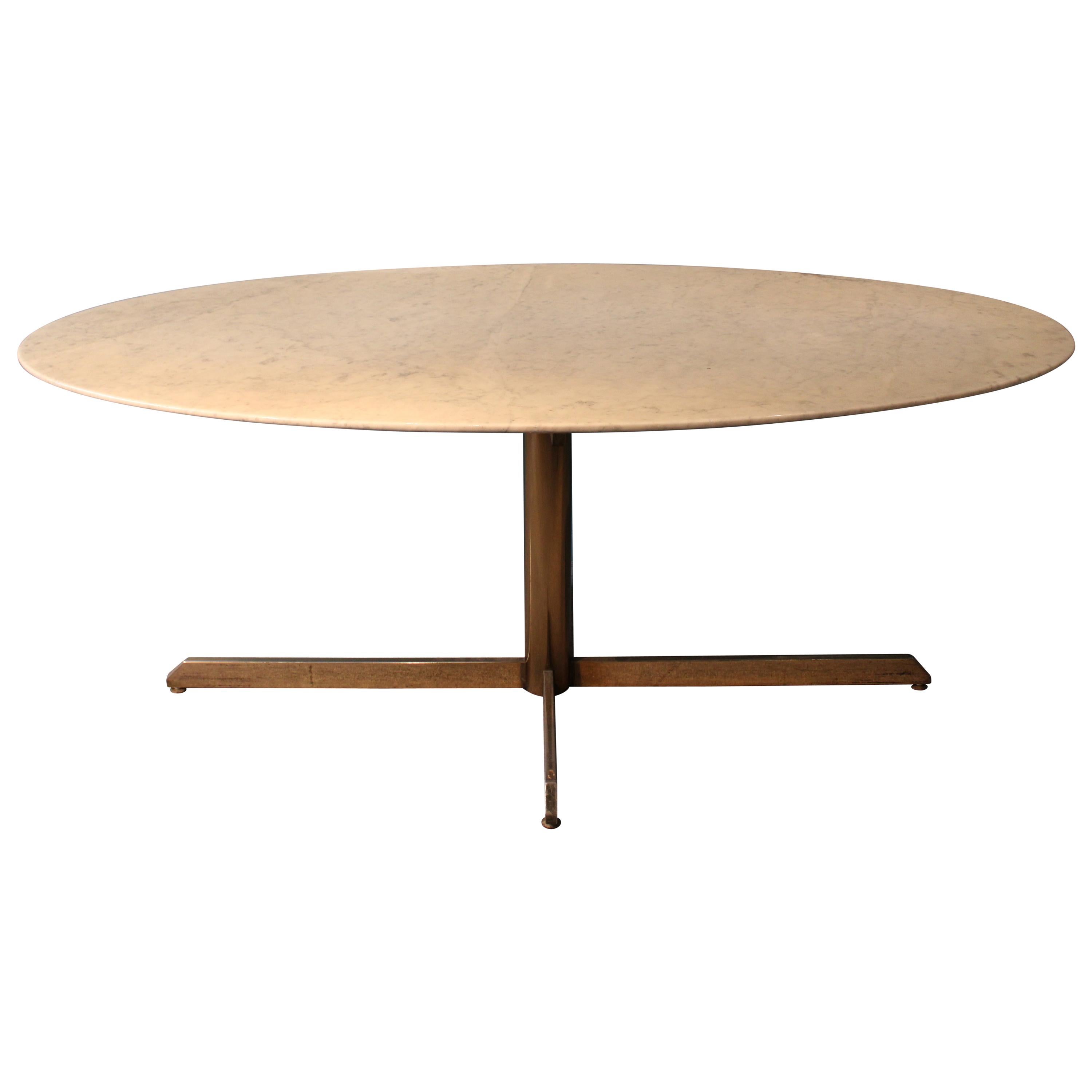 Oval Table in Carrara Marble