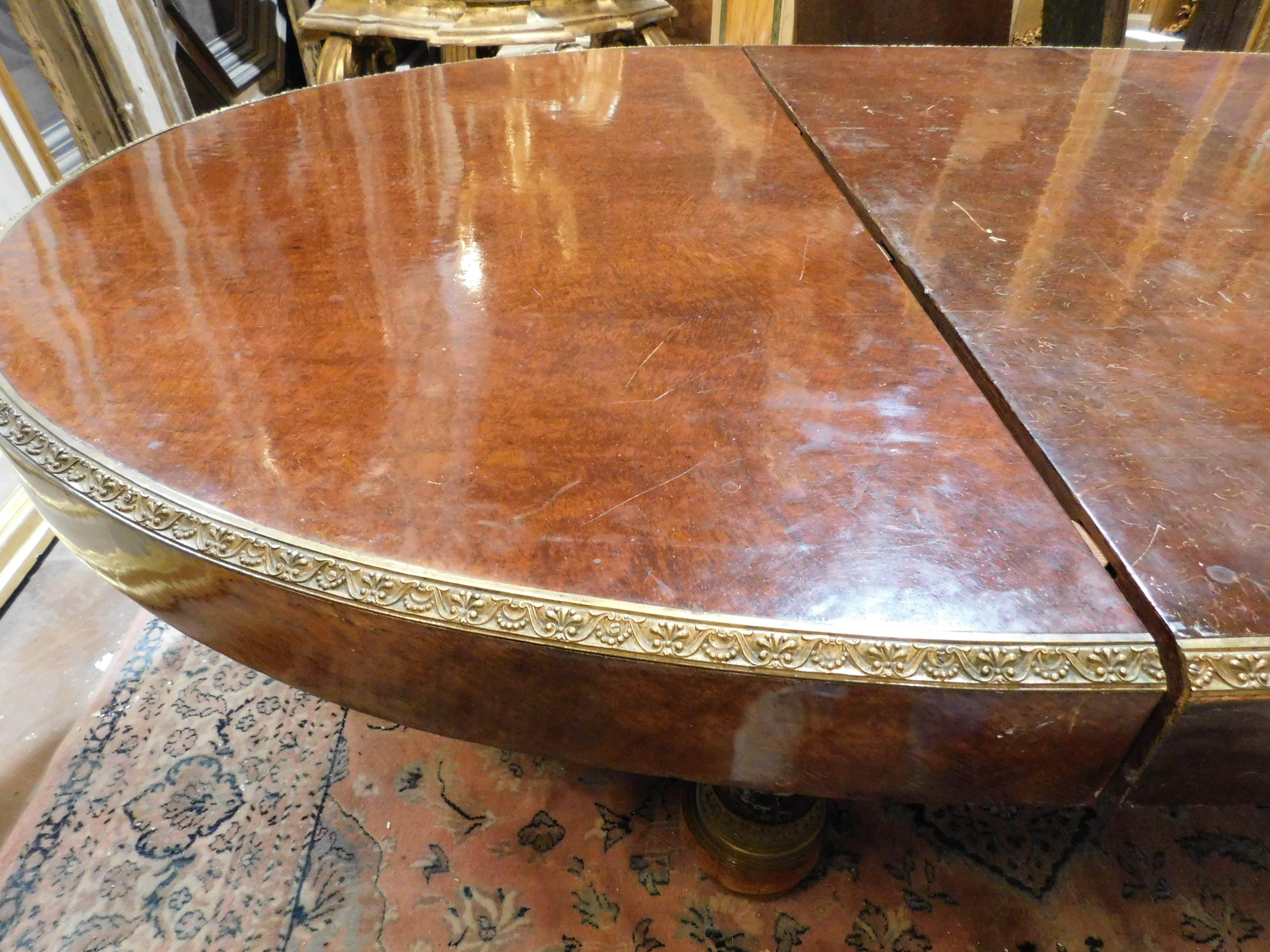 Oval table in inlaid wood, lacquered legs in imitation Verde Alpi marble, Italy For Sale 5