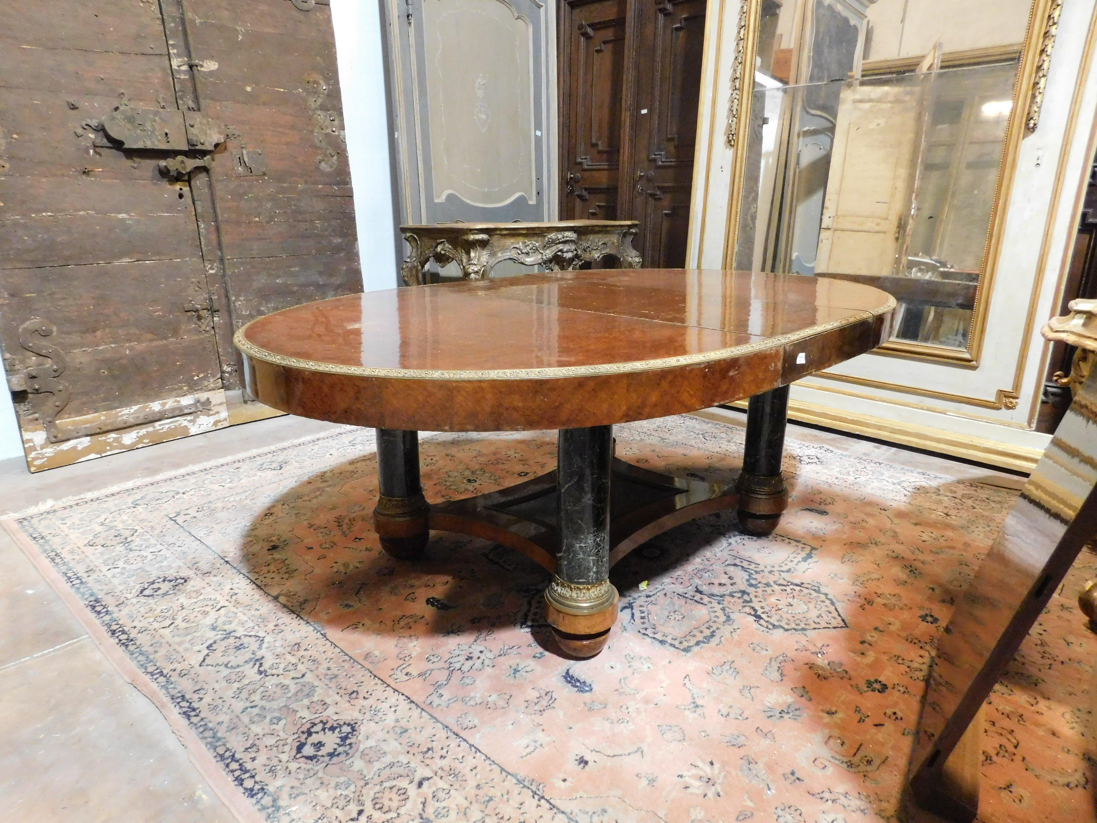 20th Century Oval table in inlaid wood, lacquered legs in imitation Verde Alpi marble, Italy For Sale
