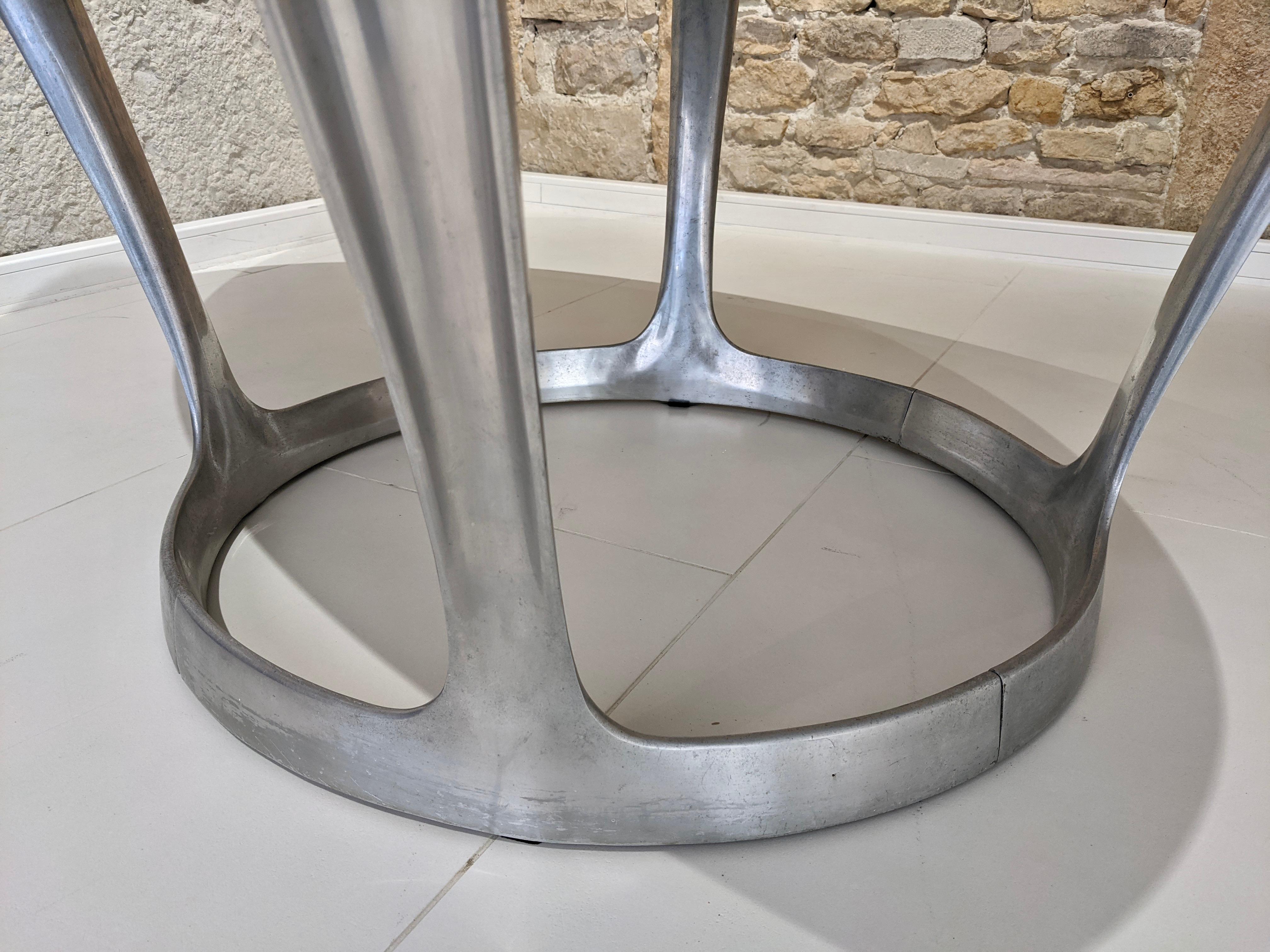 Table ovale en marbre par Michel Charron 2
