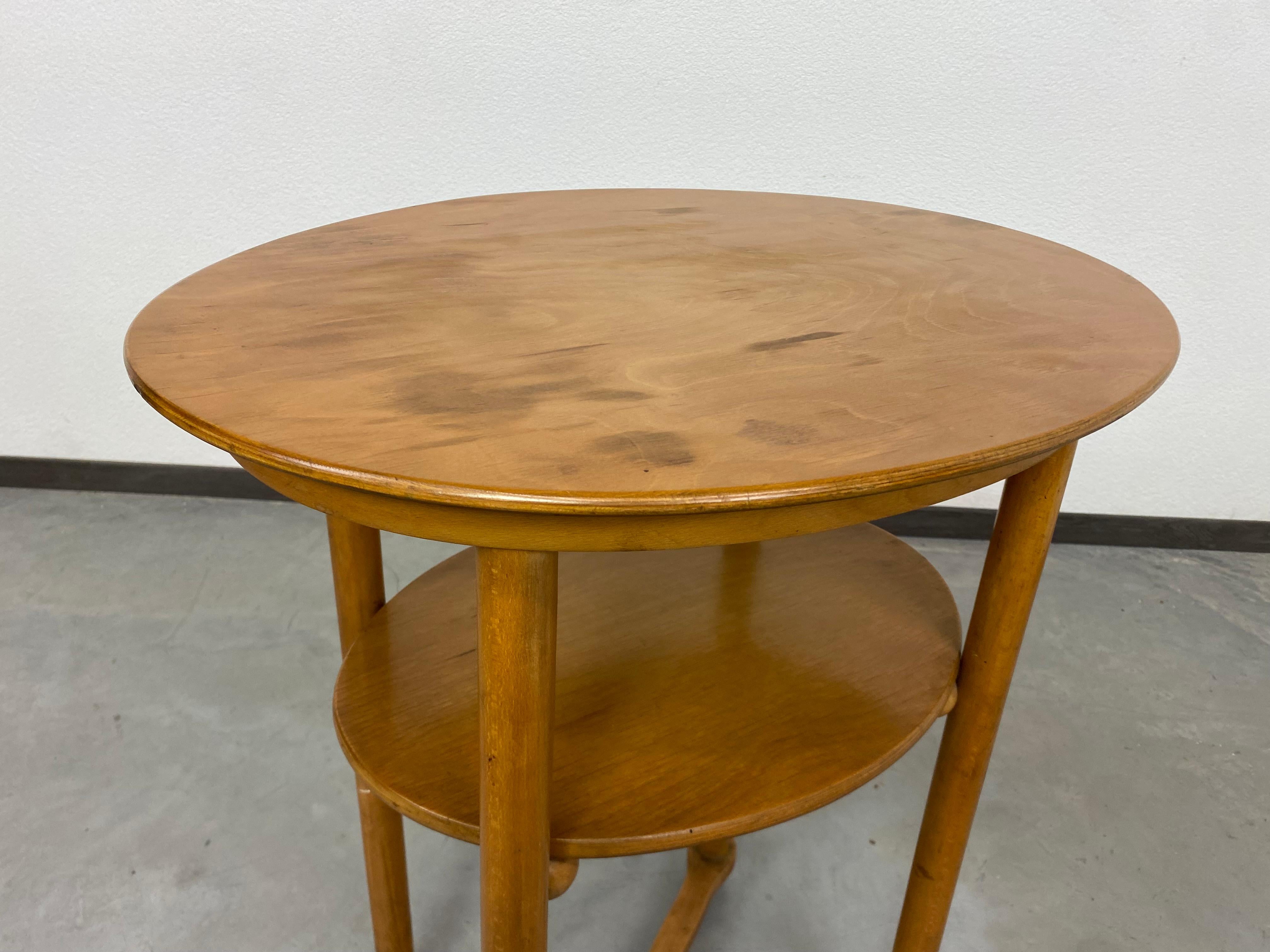 Ovaler Tisch Nr. 362 von Josef Hoffmann von Thonet Mundus 2