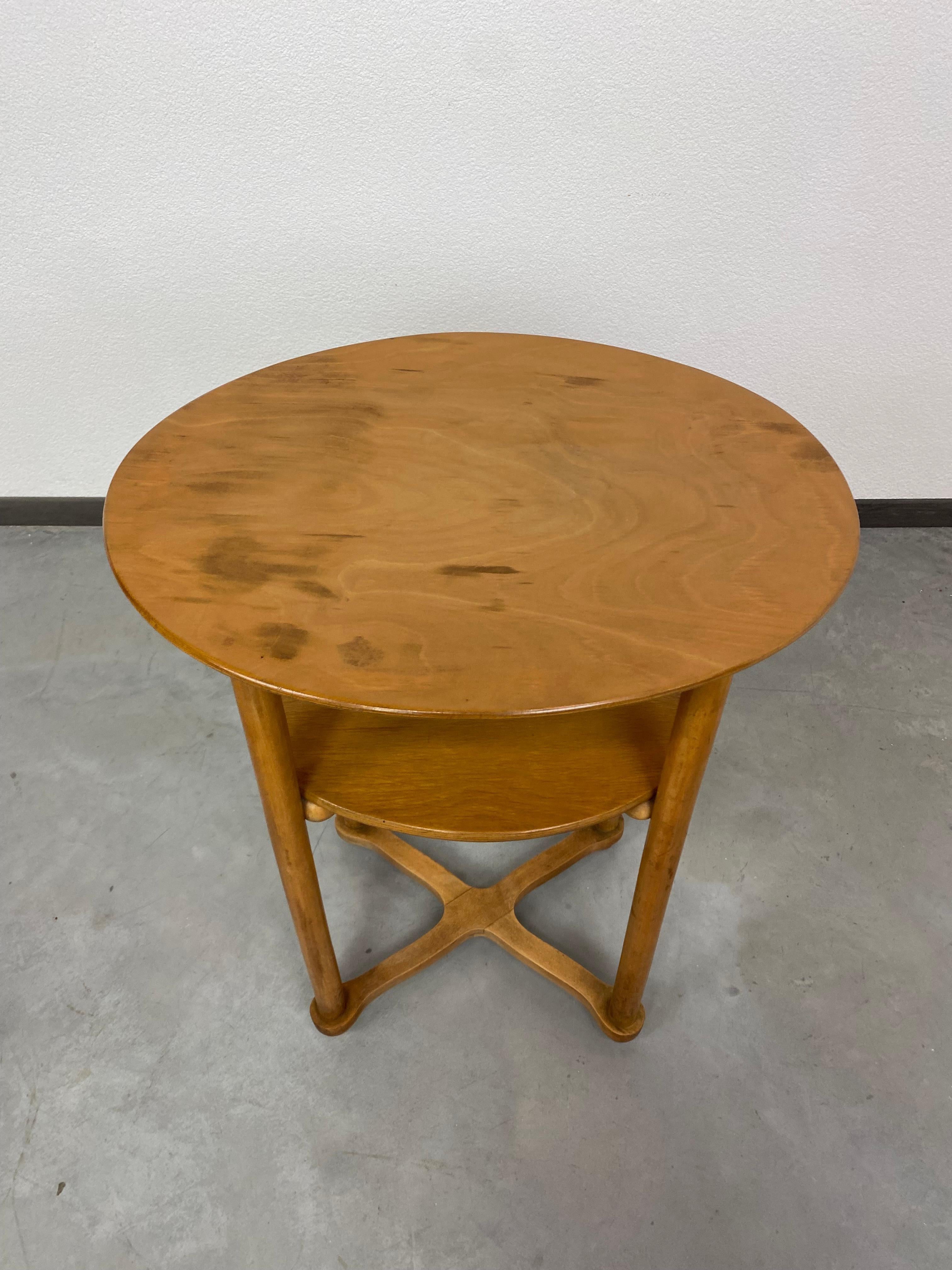 Ovaler Tisch Nr. 362 von Josef Hoffmann von Thonet Mundus (Jugendstil)