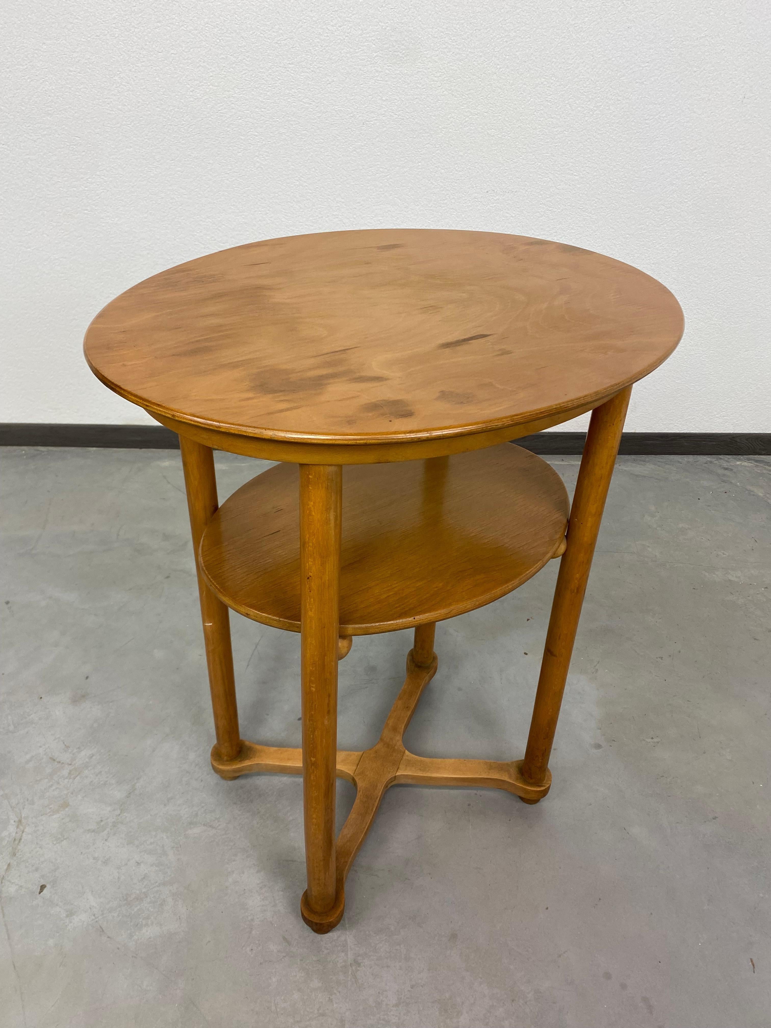 Early 20th Century Oval Table Nr.362 by Josef Hoffmann by Thonet Mundus