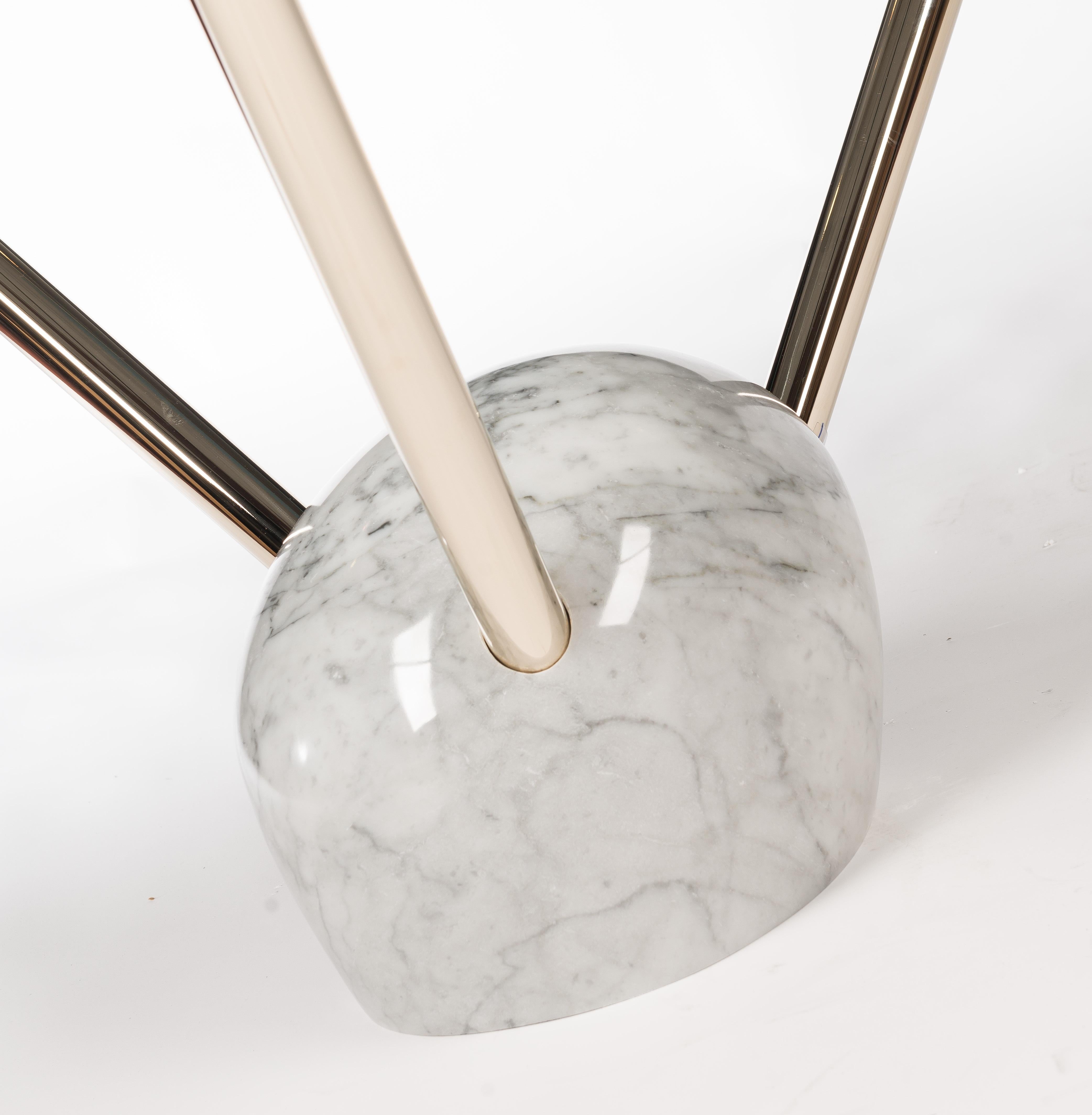 Ovaler ovaler Tisch Unnatural Kollektion Rays, Glas, Marmor und Galvanisiertes Metall, Italien (Abgeschrägt) im Angebot