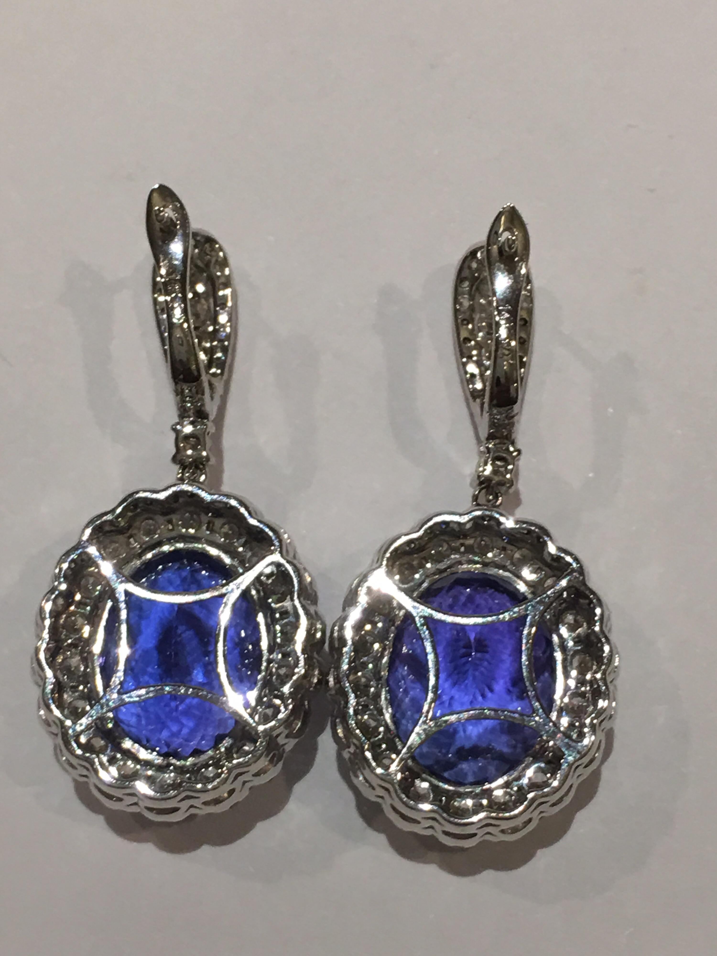 Oval Tanzanite 14 Carat Set in 14 Karat White Gold 4