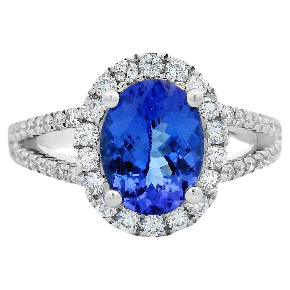 Ovaler Tansanit und Diamant-Halo-Ring aus 14K Weißgold, Größe 7