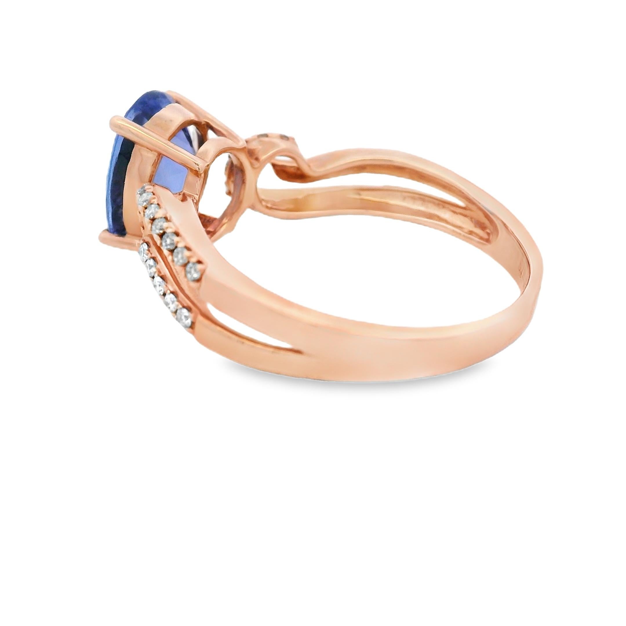 Donna Anello ovale con tanzanite e diamanti in oro rosa 14K con centro da 2,05 carati, misura 7 in vendita
