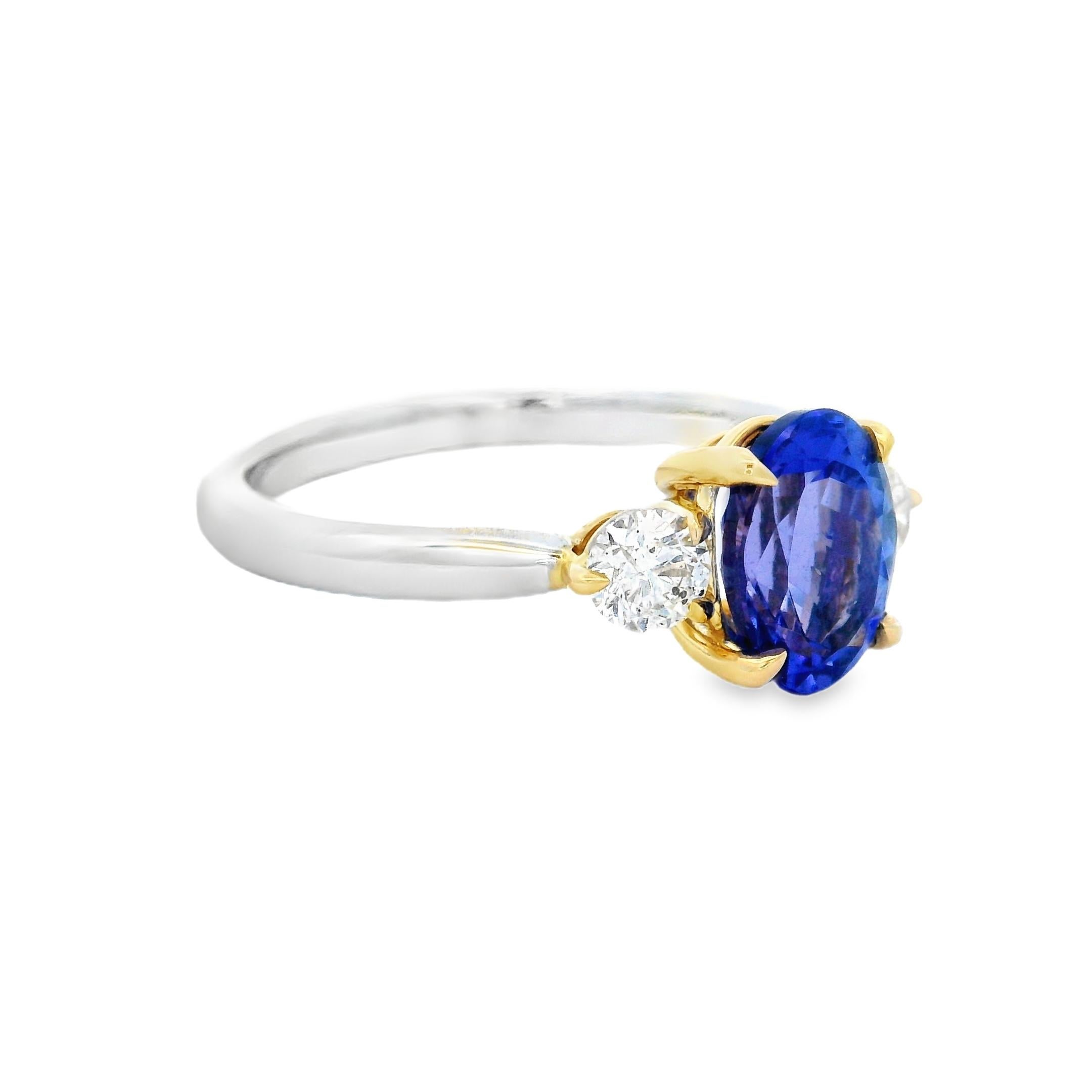 Taille ovale Oval Tanzanite and Diamond Three-Stone Ring 1.50ct in 14K Two-Tone Gold Size 7 en vente