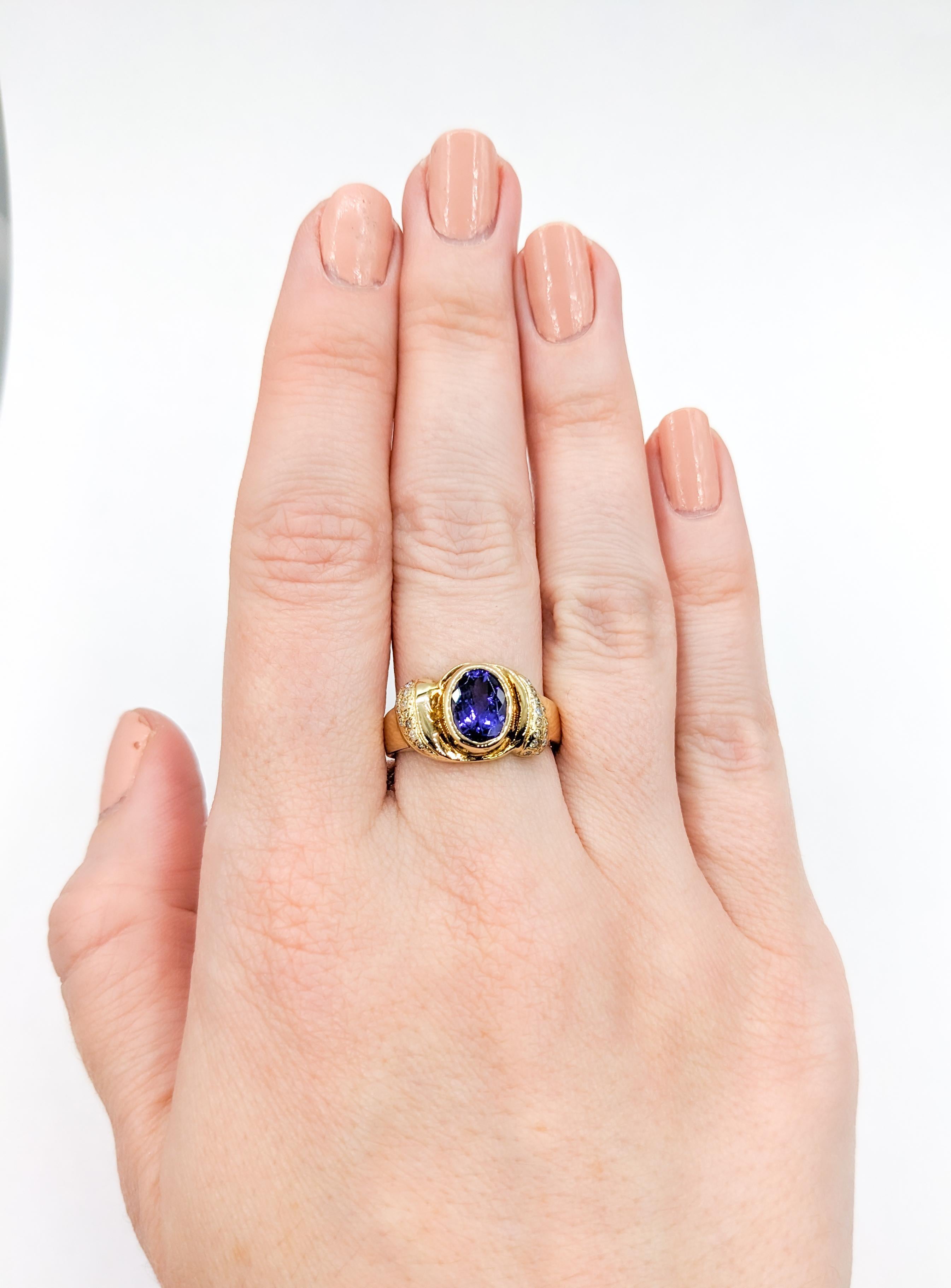 Oval Tanzanite & Diamond Cocktail Ring in Gold  In Excellent Condition For Sale In Bloomington, MN
