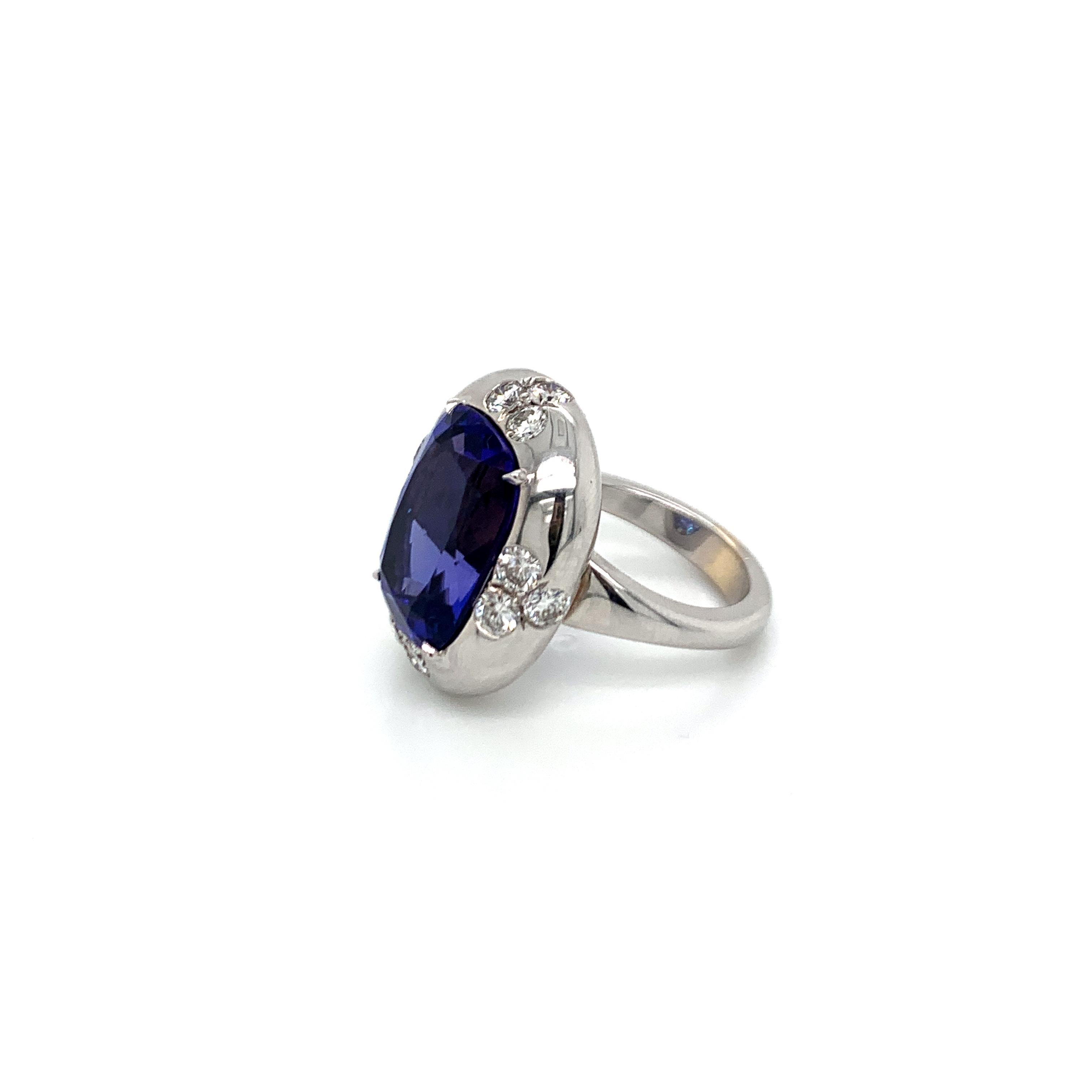Oval Tanzanite Diamond Platinum Ring In New Condition For Sale In Bal Harbour, FL
