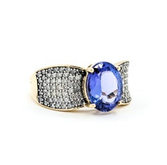 Oval Tanzanite & Diamond Ring in 14k Yellow Gold