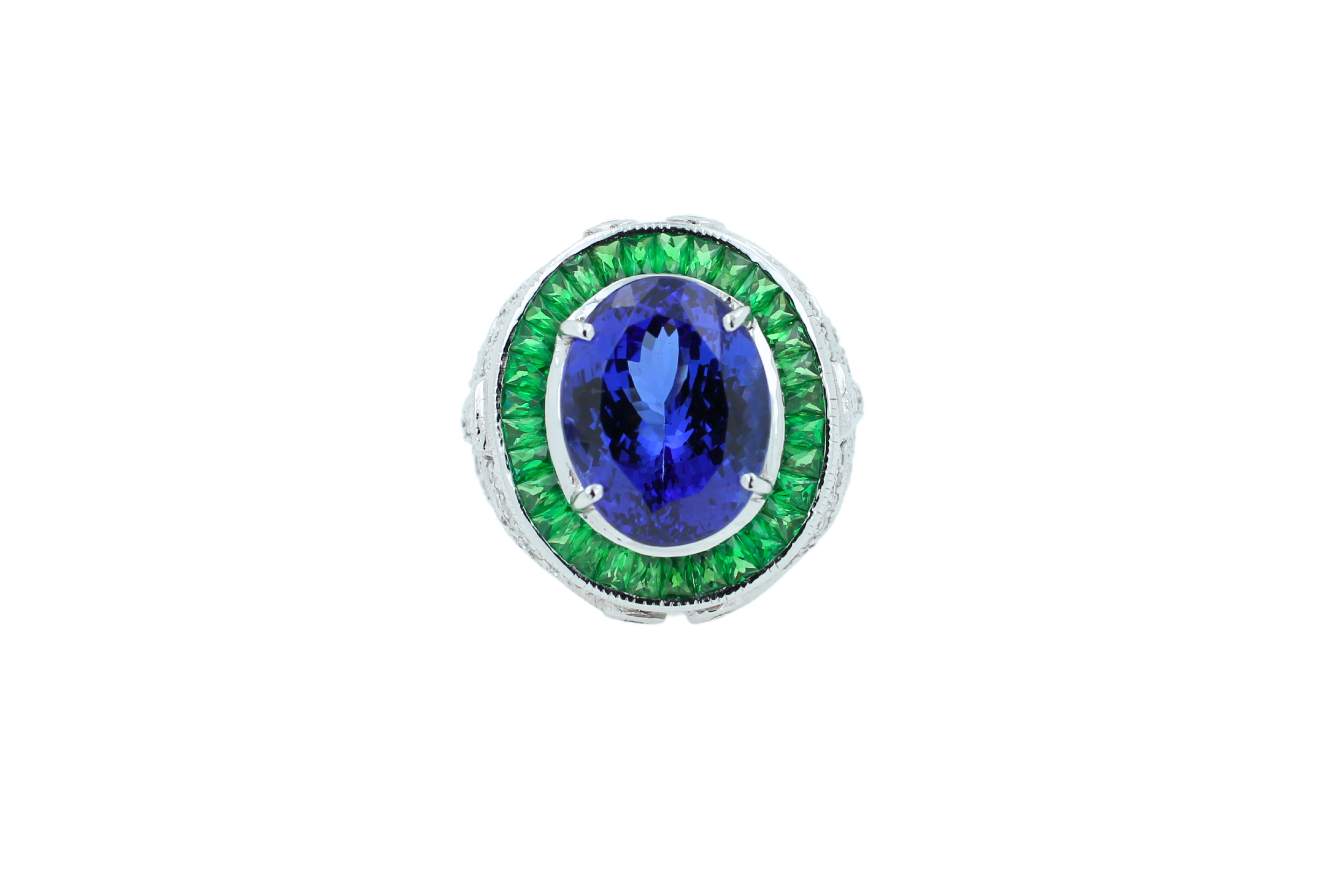 Oval Tansanit Tsavorit Halo Diamant Pave Kuppel Siegel 18 Karat Weißgold Ring (Moderne) im Angebot