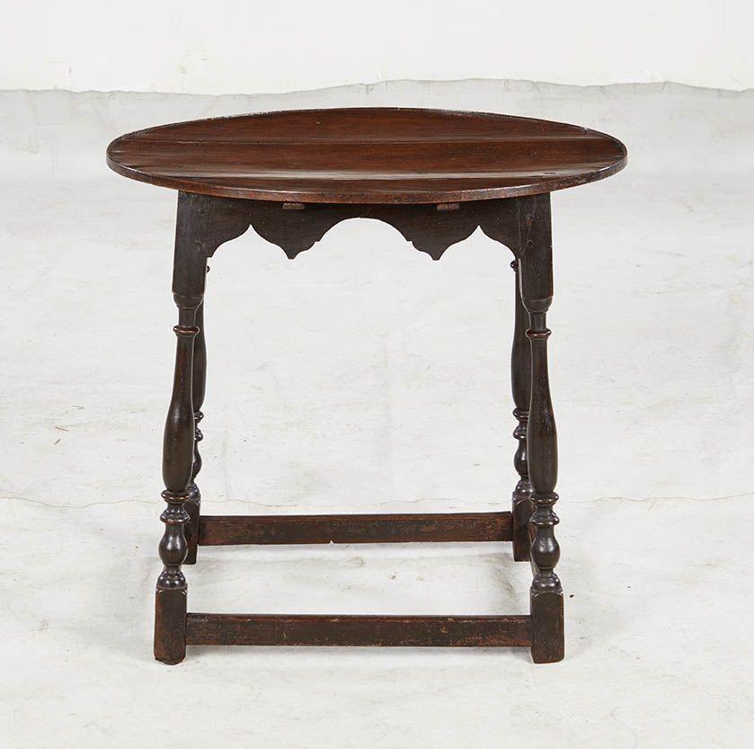 Table de taverne ovale avec tablier Silhouette en vente 3