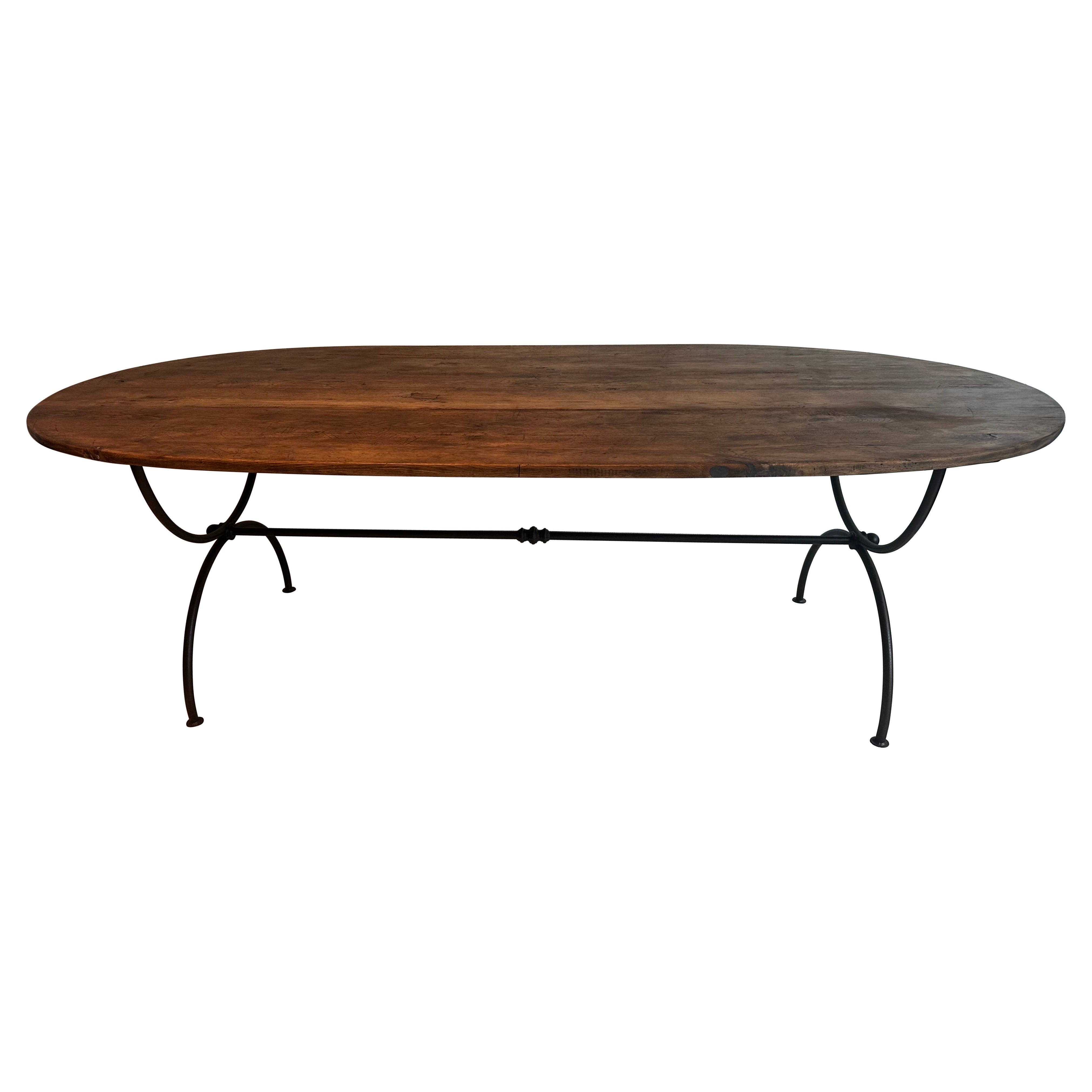 Table de jardin ovale en teck et base en métal sur mesure en vente
