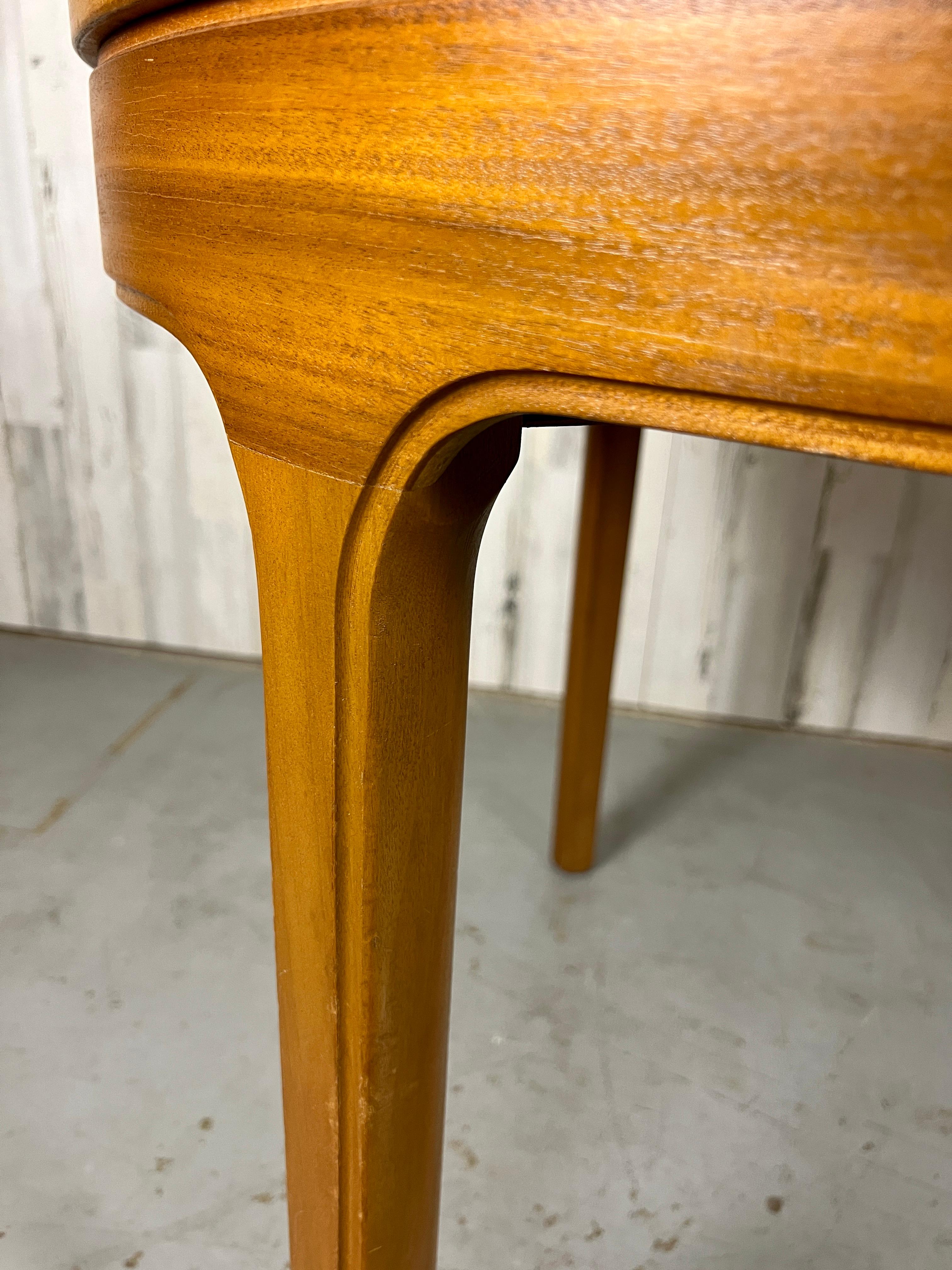 Oval Teak Dining Table by Nathan Furniture In Good Condition For Sale In Denton, TX
