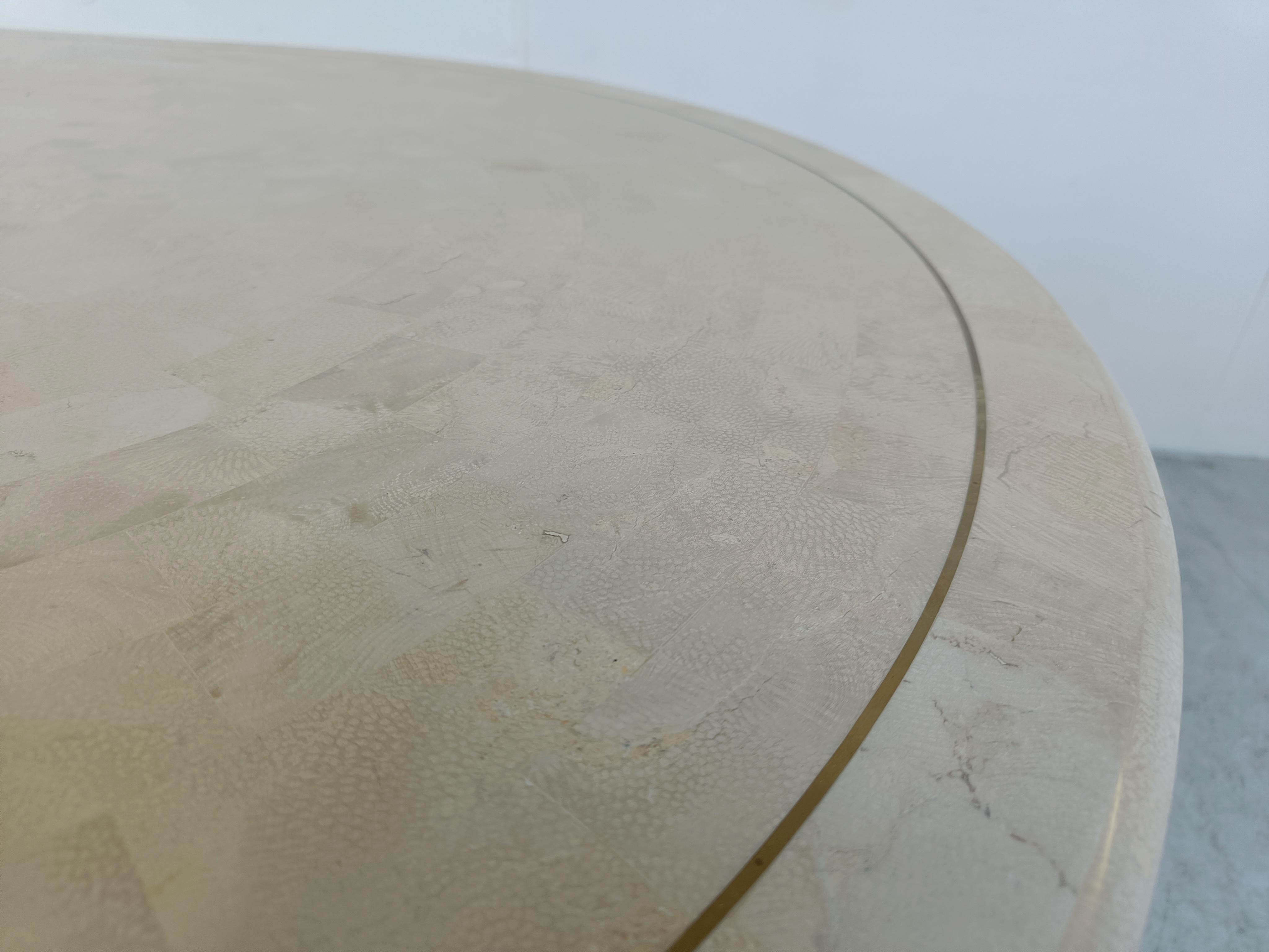 Oval tesselated stone dining table by Maithland smith, 1970s  In Excellent Condition In HEVERLEE, BE
