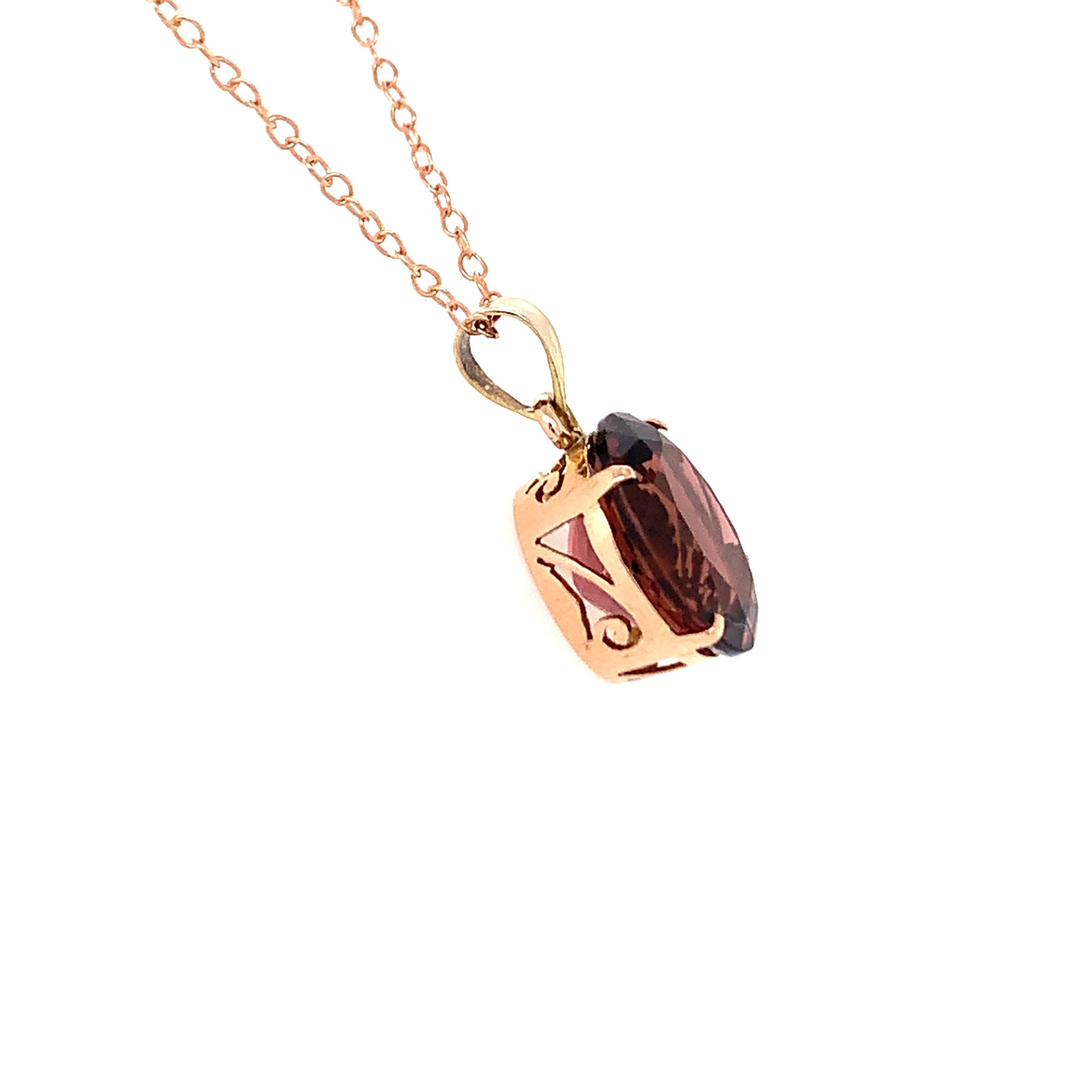 Oval Tourmaline 14K Yellow Gold Pendant In New Condition For Sale In Trumbull, CT