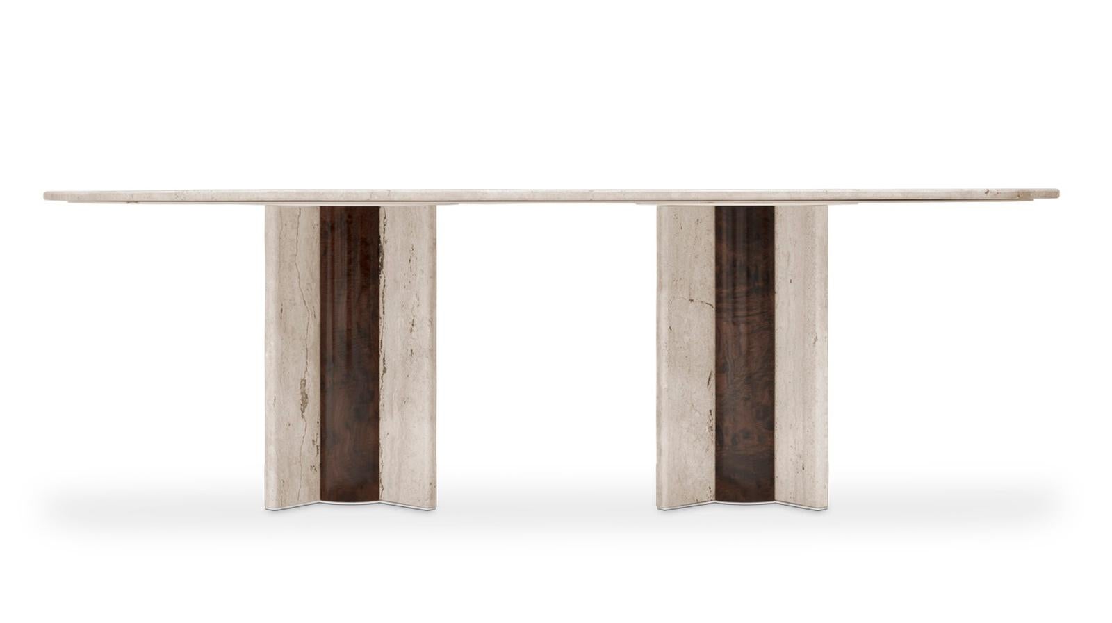 Ovaler Esstisch aus Travertin „Coloss“

Dieser Esstisch ist ein außergewöhnliches Stück. Aus Travertin gefertigt und mit einem großen Format, wird es eine bemerkenswerte Dekoration für Ihr Esszimmer sein. Alle Details sind in Nussbaumwurzelfurnier