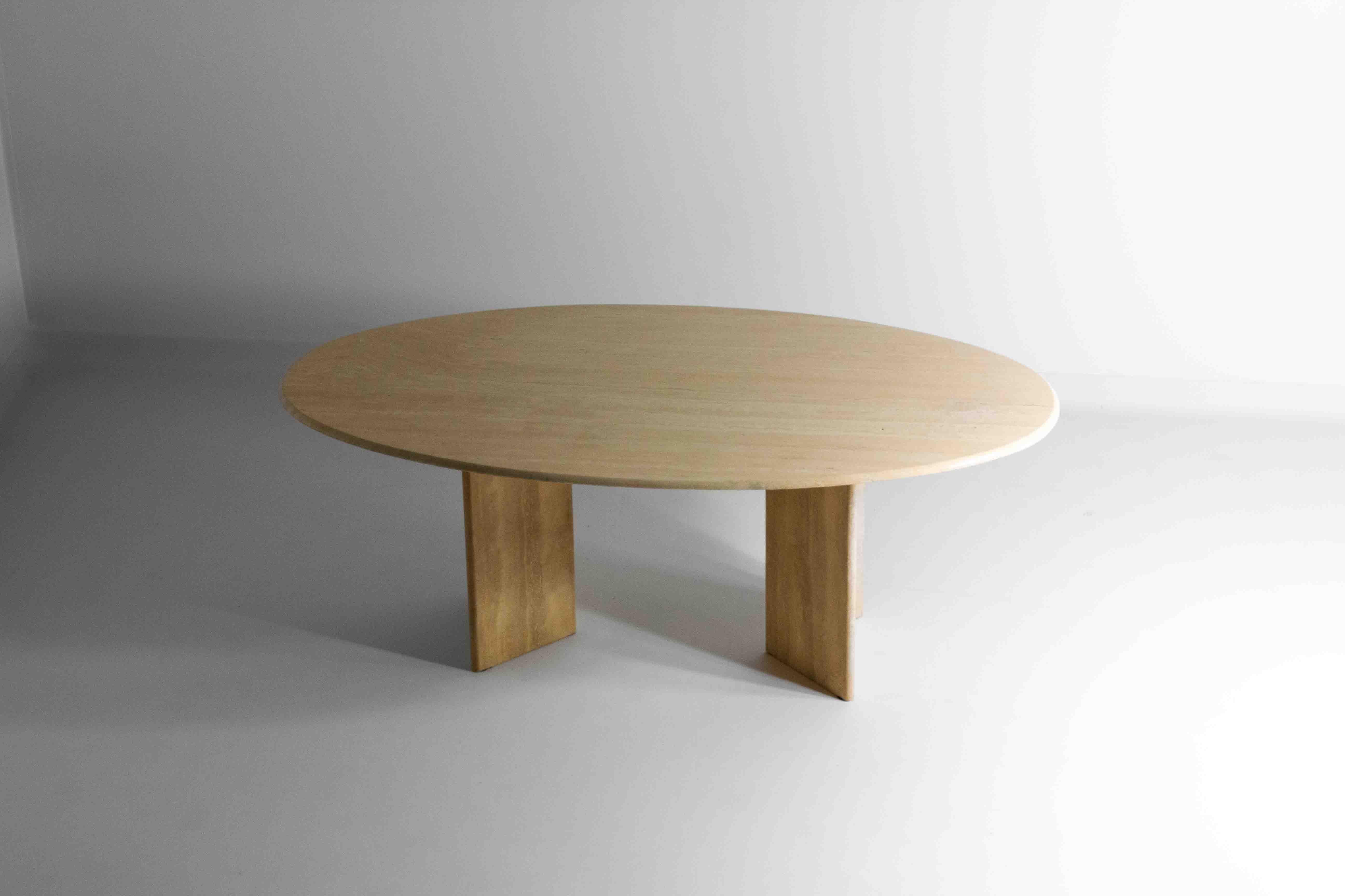 Oval travertine dining table, Italy 1970s In Good Condition In Antwerpen, VAN