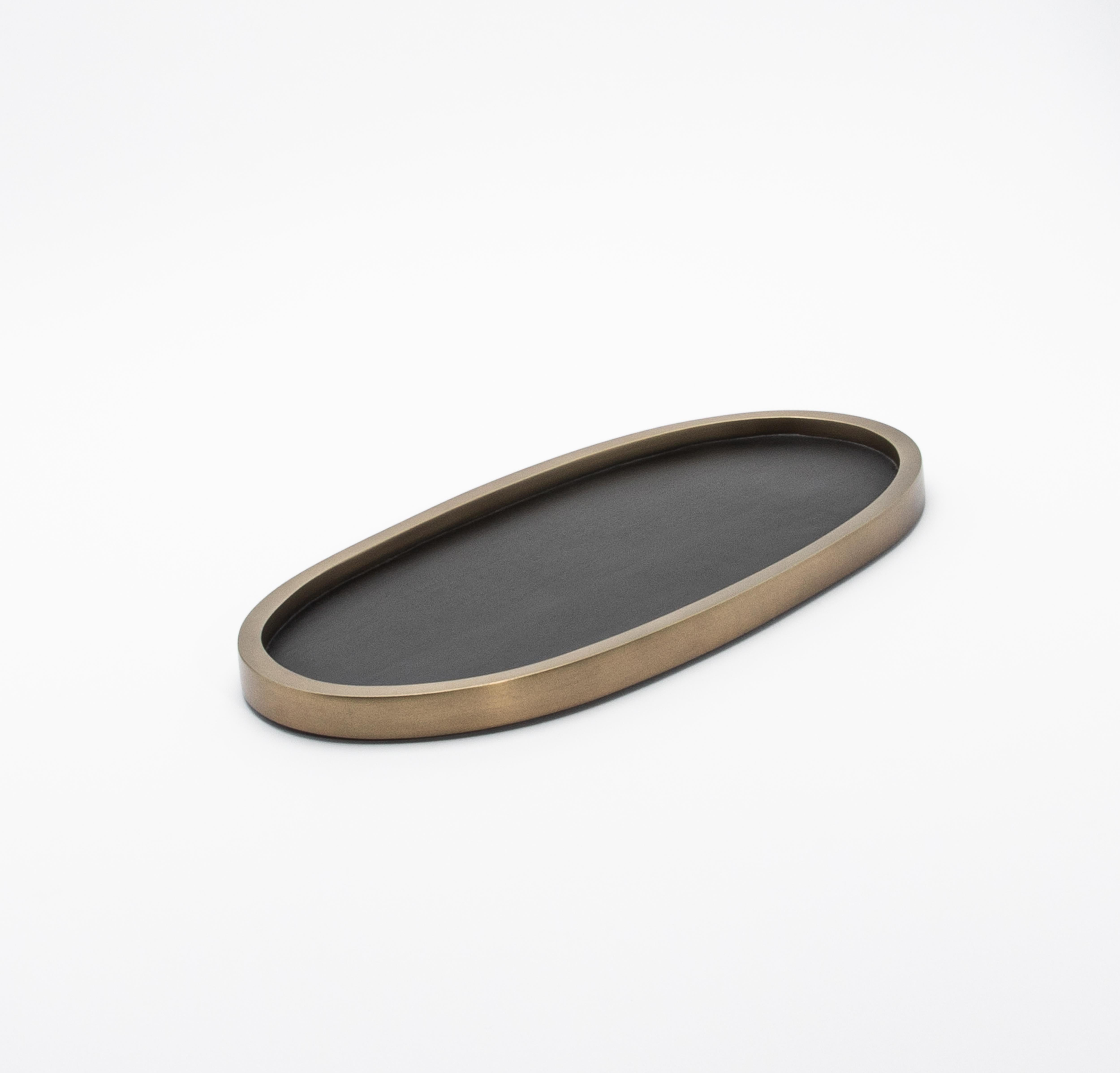 Art déco Plateau ovale en Oak Oak avec laiton Patina Bronze par Kifu Paris en vente