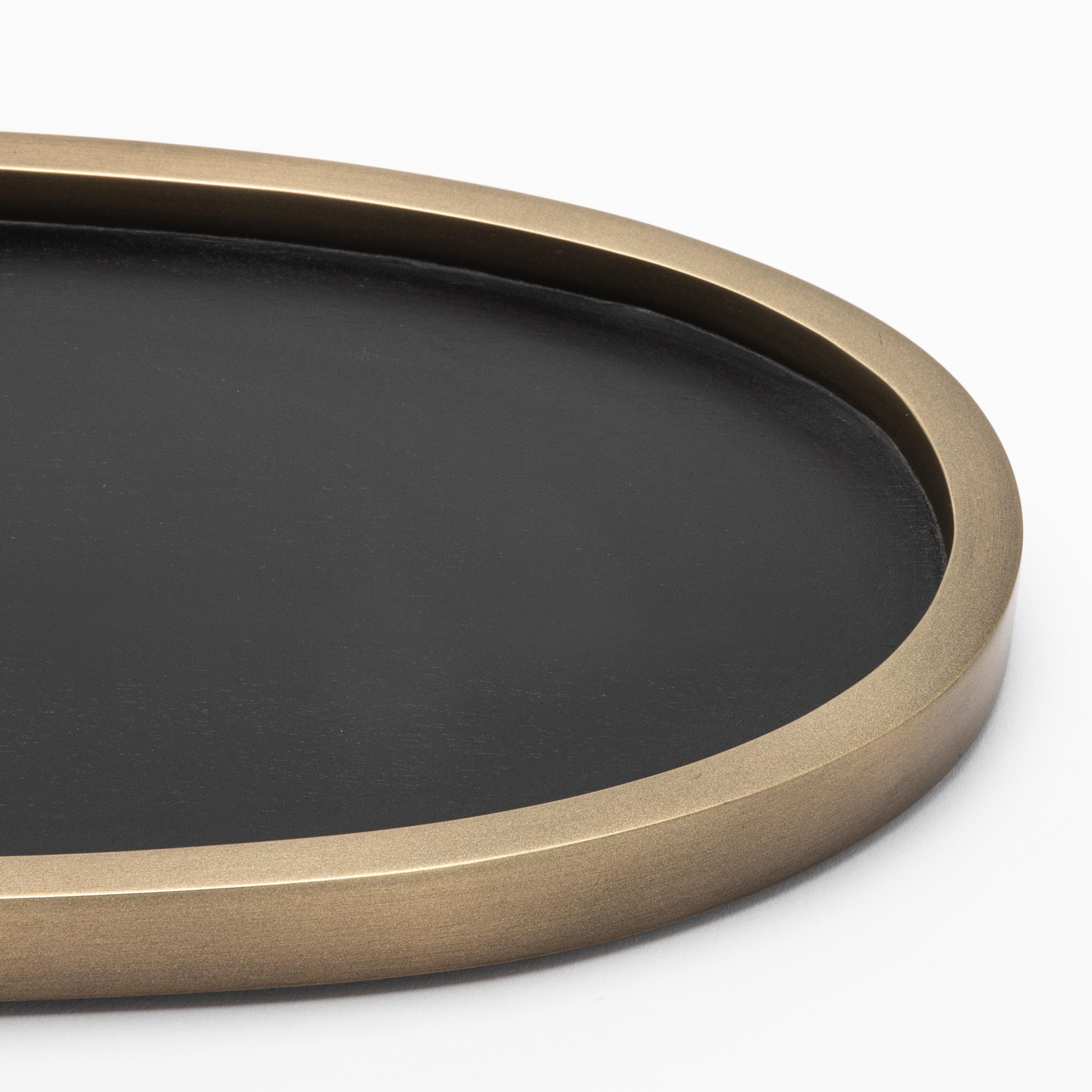 Laiton Plateau ovale en Oak Oak avec laiton Patina Bronze par Kifu Paris en vente
