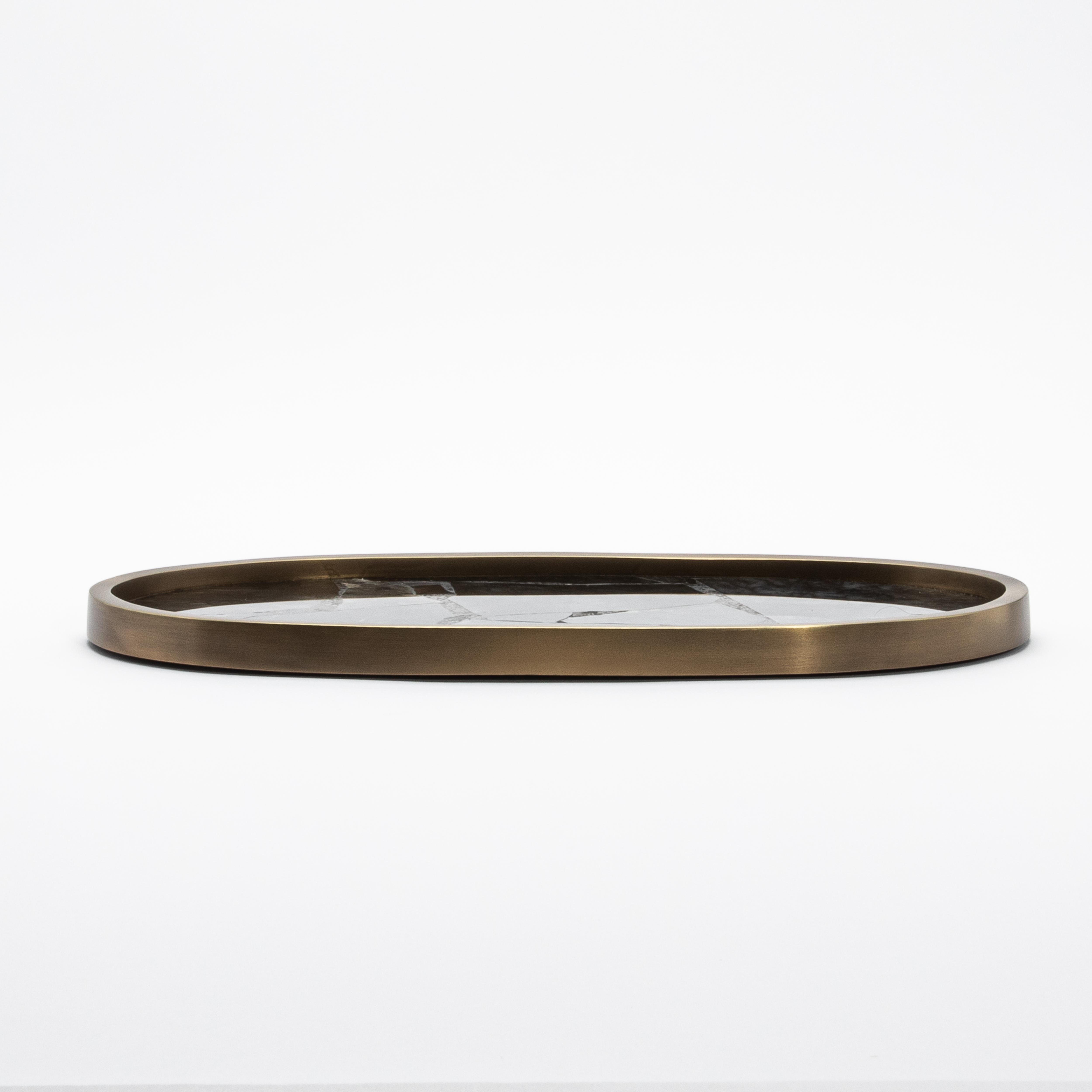 Oval Tray in Black Quartz with Bronze Patina Brass by Kifu Paris In New Condition For Sale In West Hollywood, CA